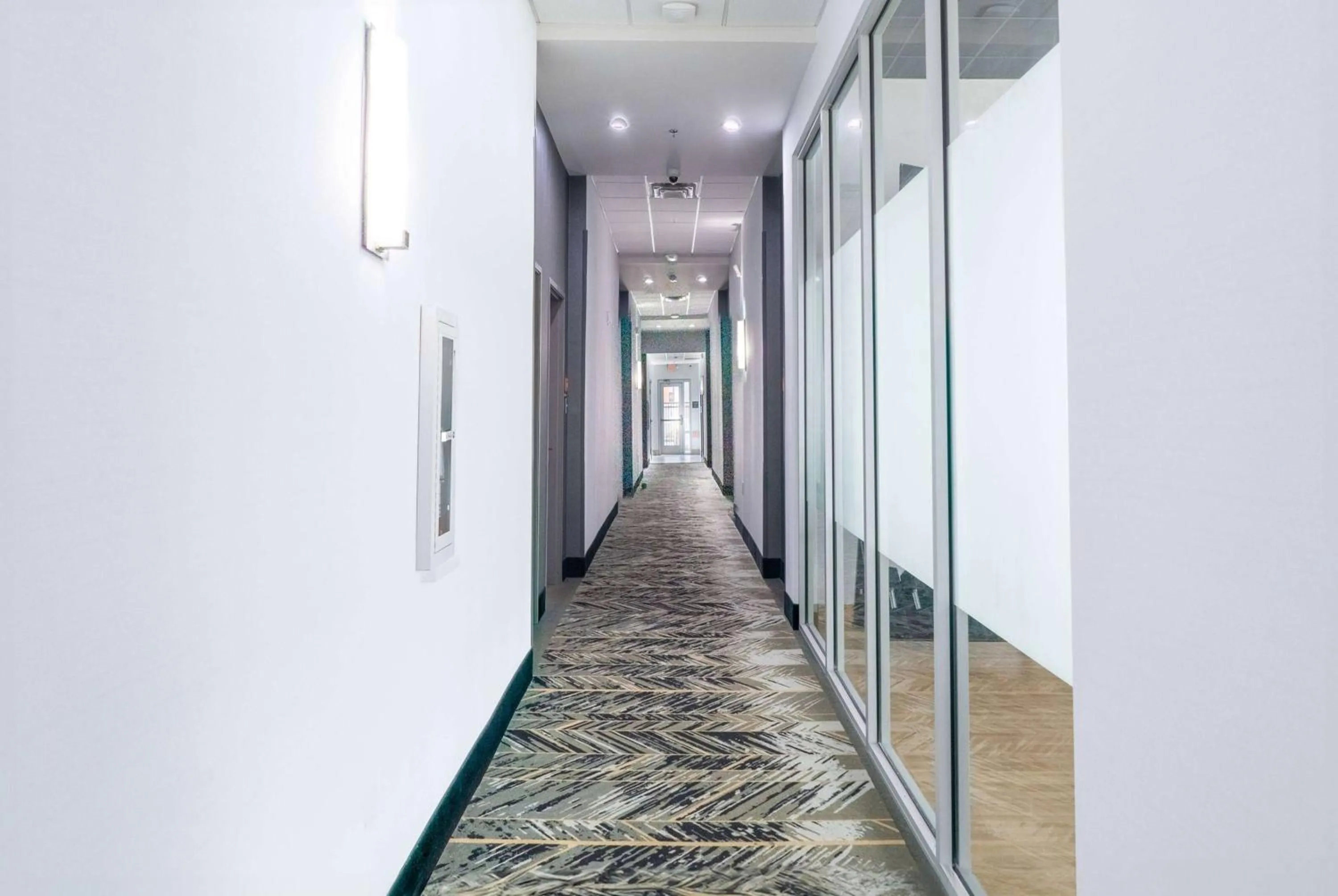 Kitchen or kitchenette in La Quinta Inn & Suites by Wyndham Corpus Christi Southeast