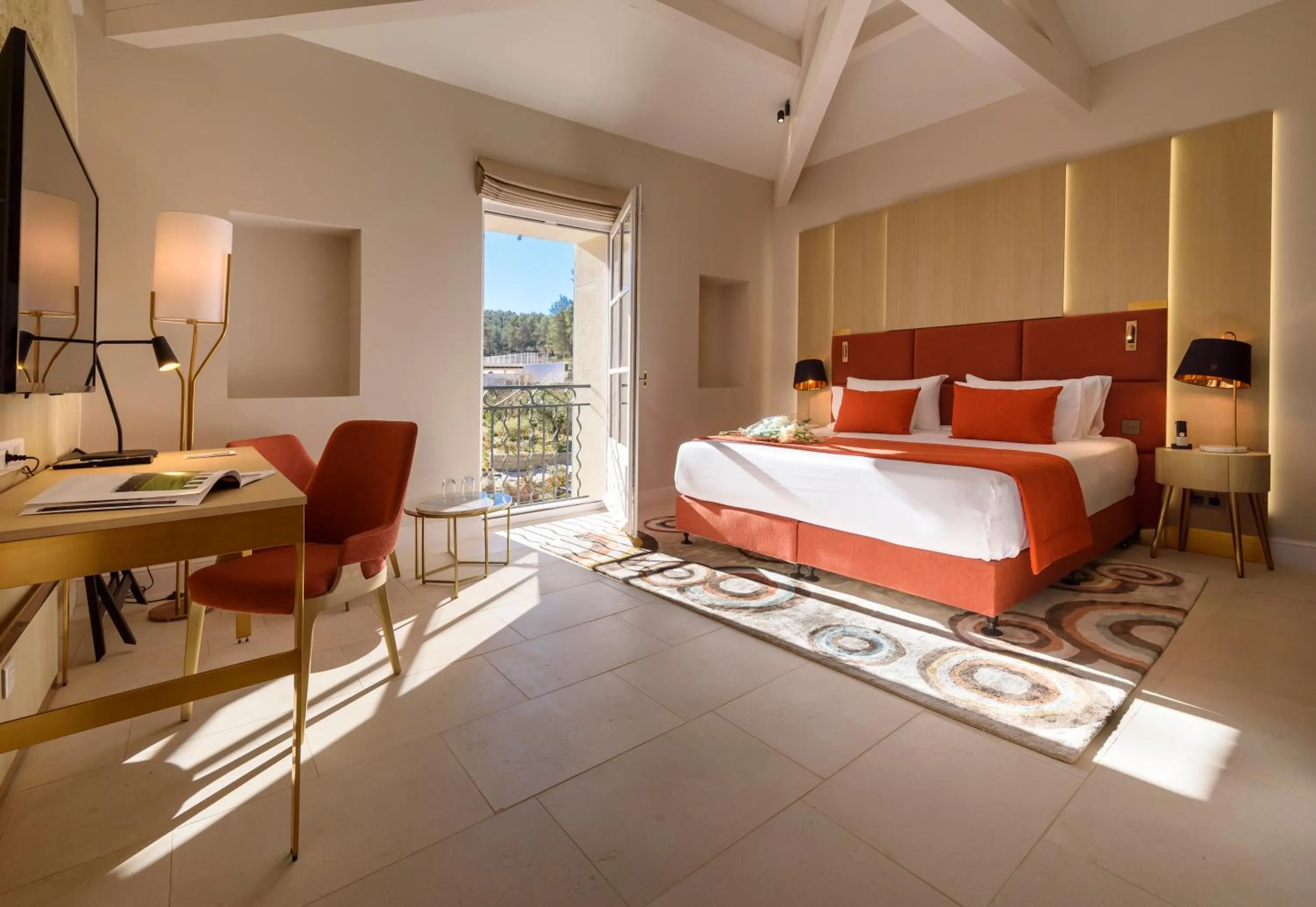 Restaurant/places to eat, Bed in Domaine de Valmouriane