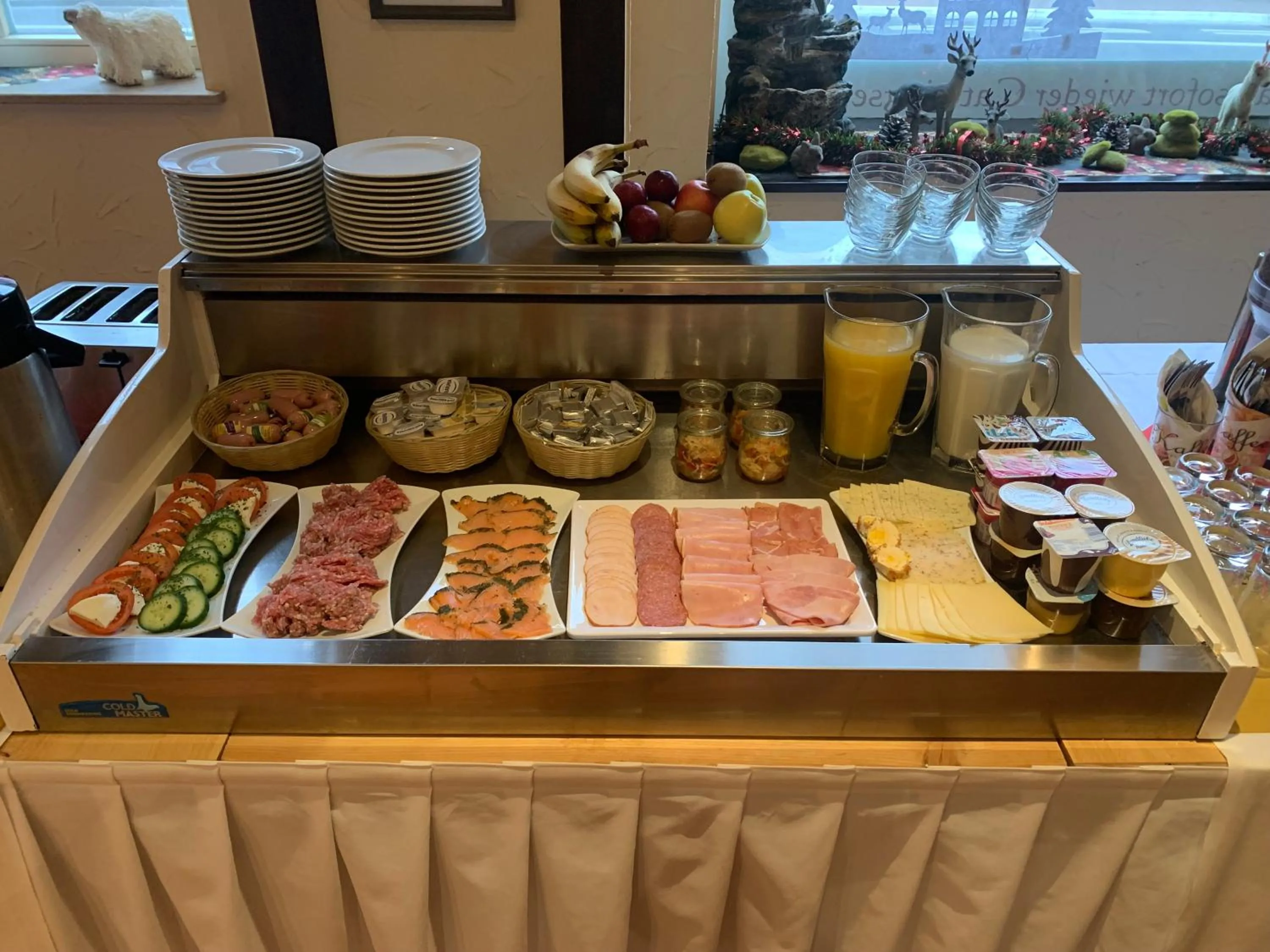 Buffet breakfast in Hotel Carl von Clausewitz