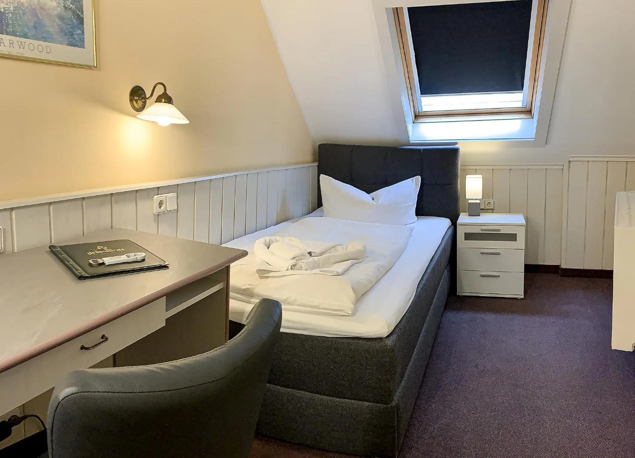 Photo of the whole room, Bed in Hotel Carl von Clausewitz