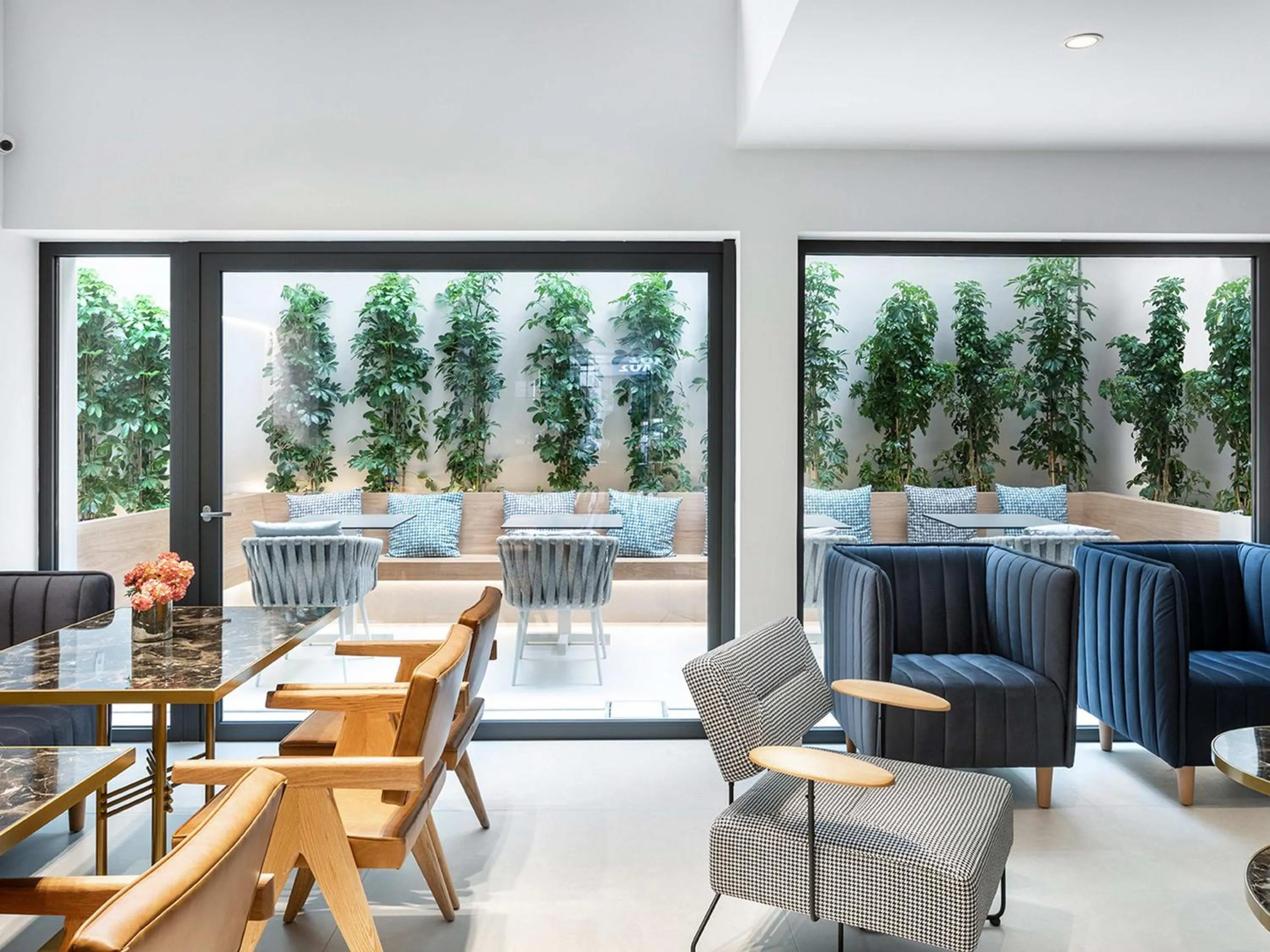 Lobby or reception in DAYS City Suites