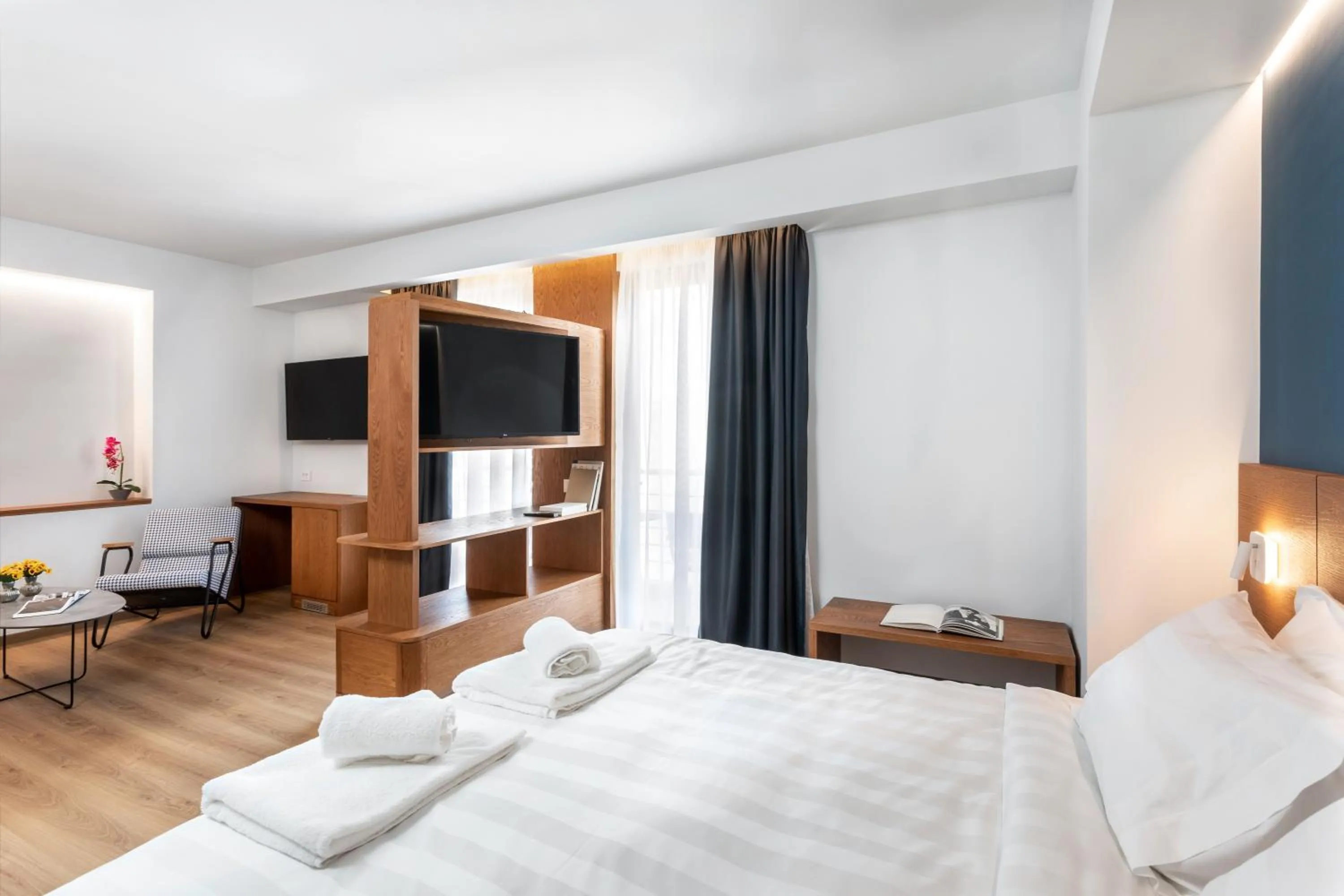 Bedroom, Bed in DAYS City Suites