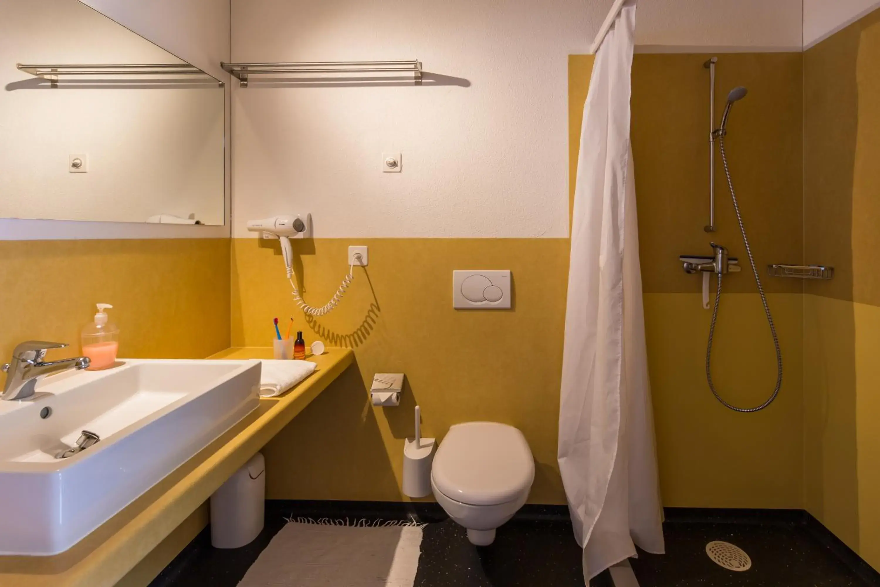 Superior Double Room in Hotel Pizzo Vogorno Superior Double Room in Hotel Pizzo Vogorno