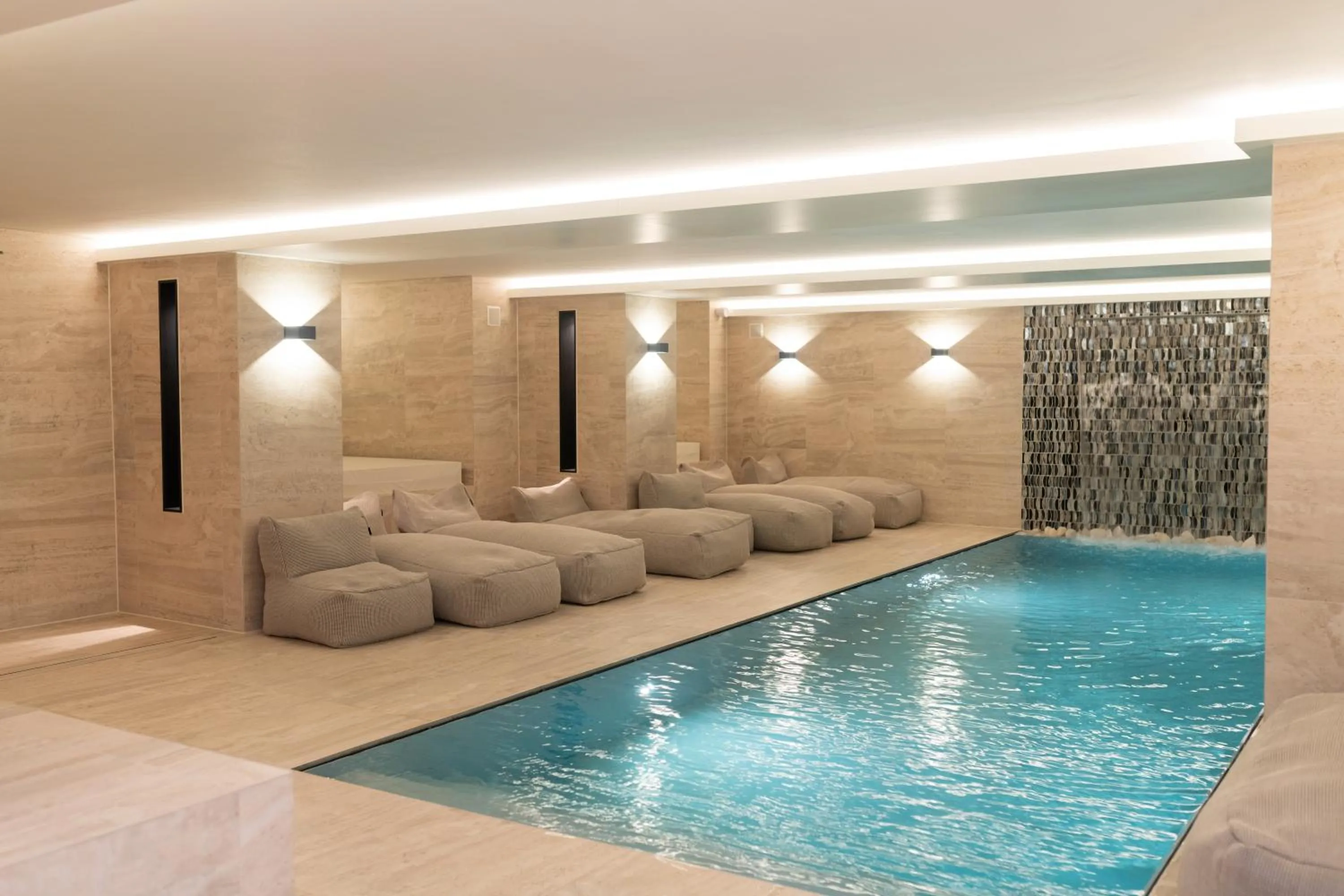 Swimming pool in Hotel de Werelt