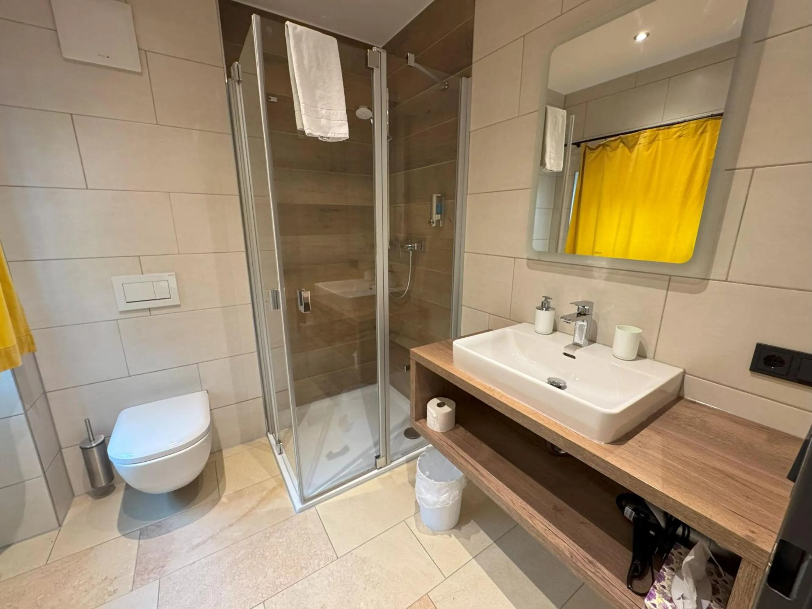 Shower in Hotelgasthof Kirchenwirt