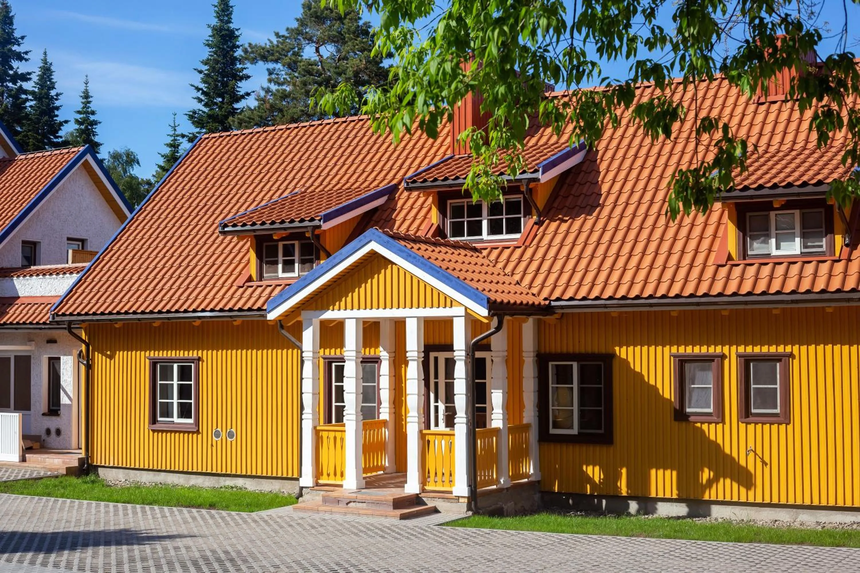 Property building in Nidos Banga