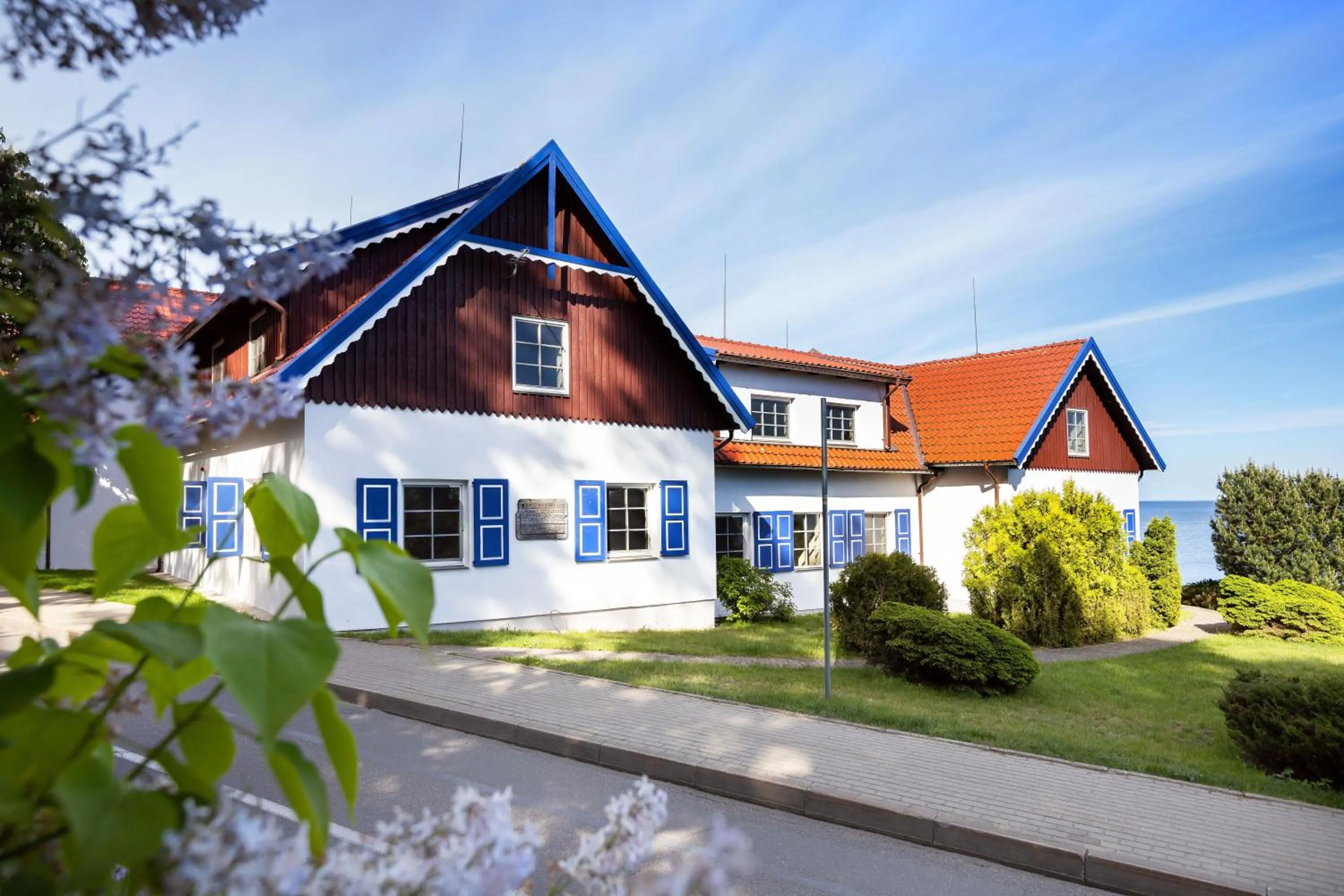 Property building in Nidos Banga