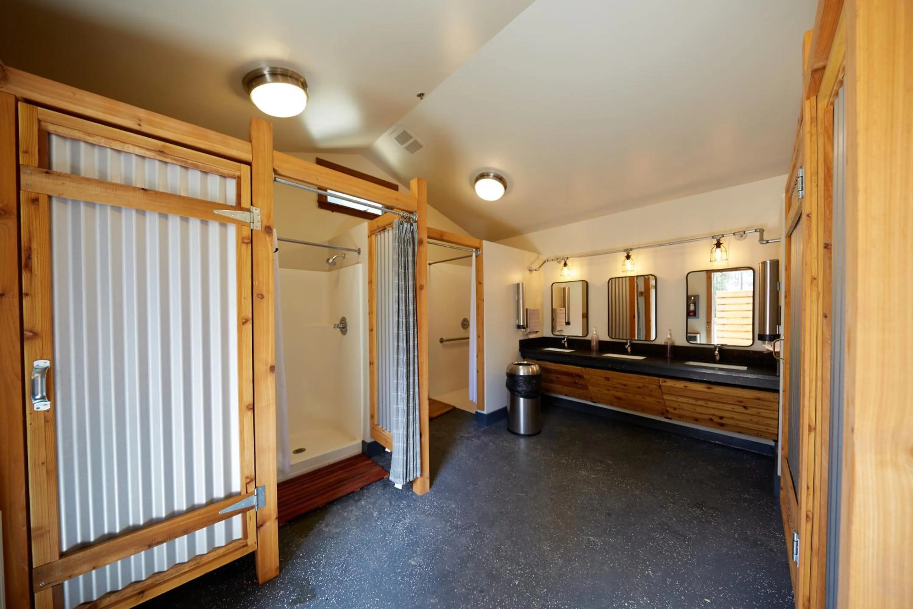 Bathroom in Evergreen Lodge at Yosemite