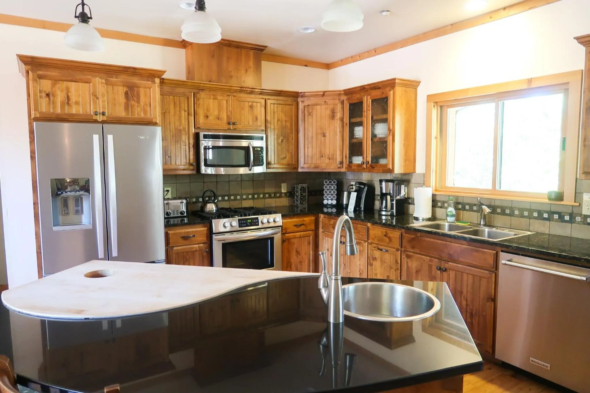 Kitchen or kitchenette in Evergreen Lodge at Yosemite
