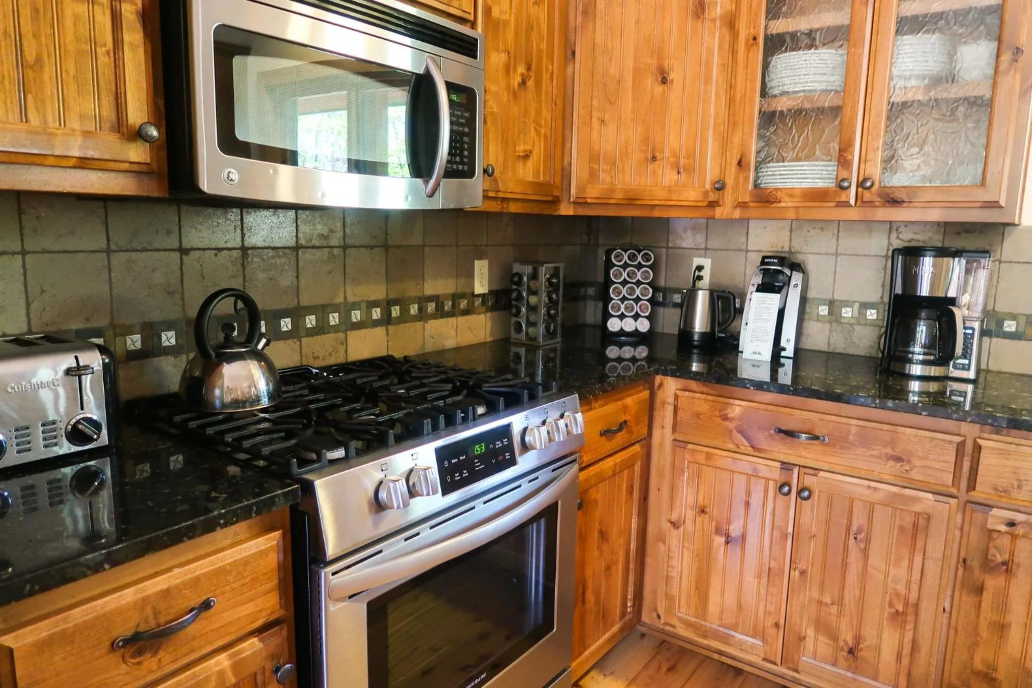 Kitchen or kitchenette in Evergreen Lodge at Yosemite