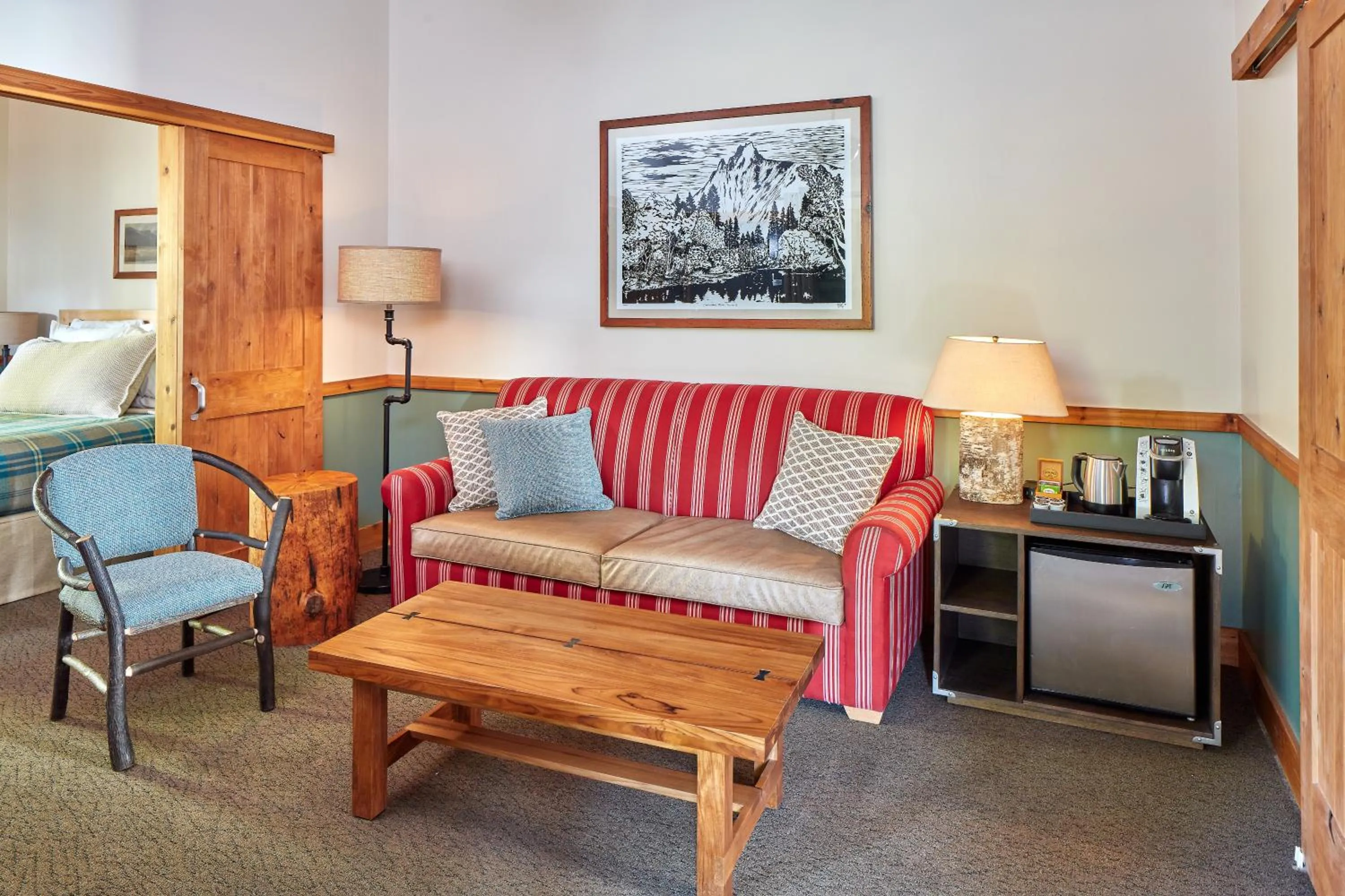 Living room in Evergreen Lodge at Yosemite