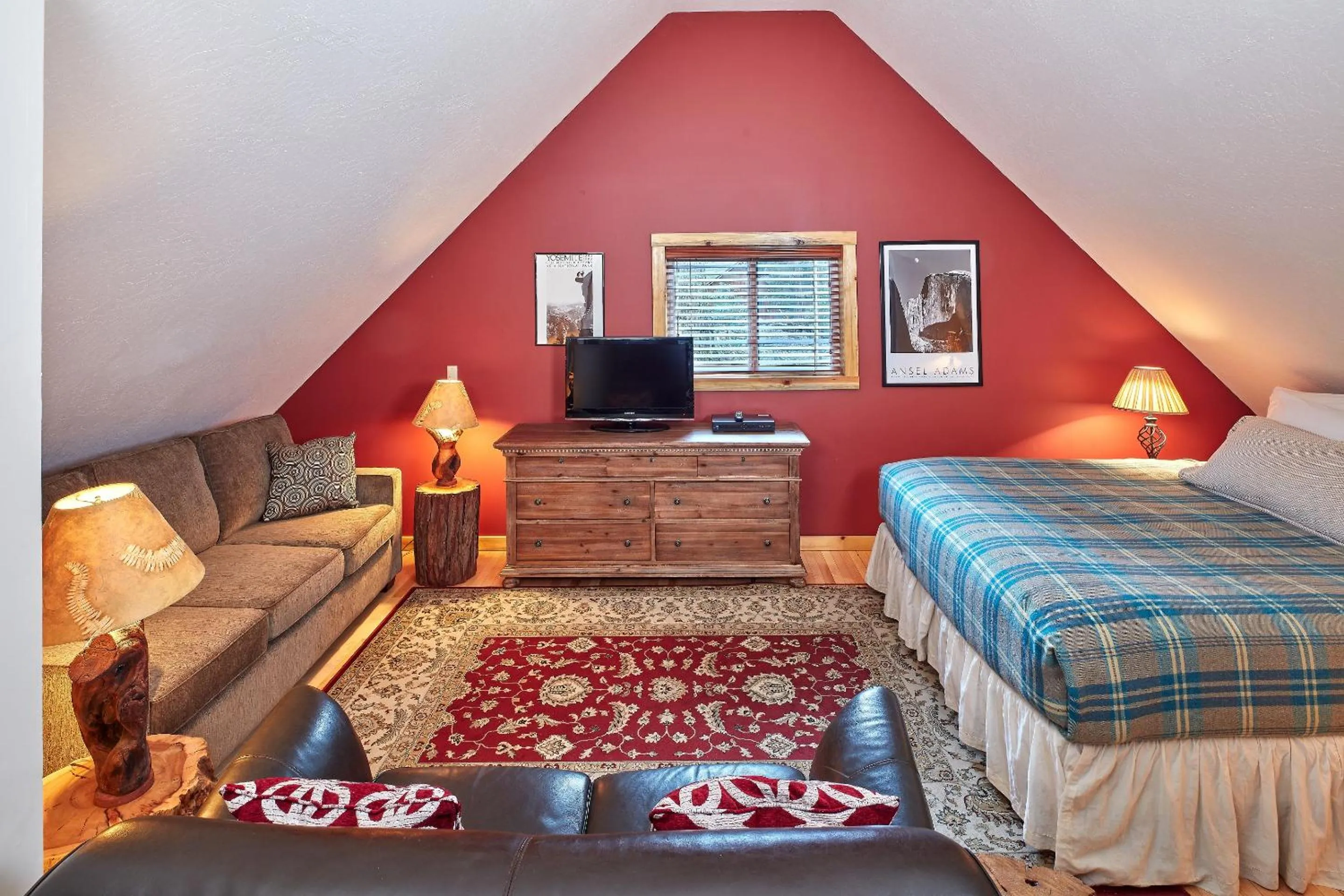 Bed in Evergreen Lodge at Yosemite