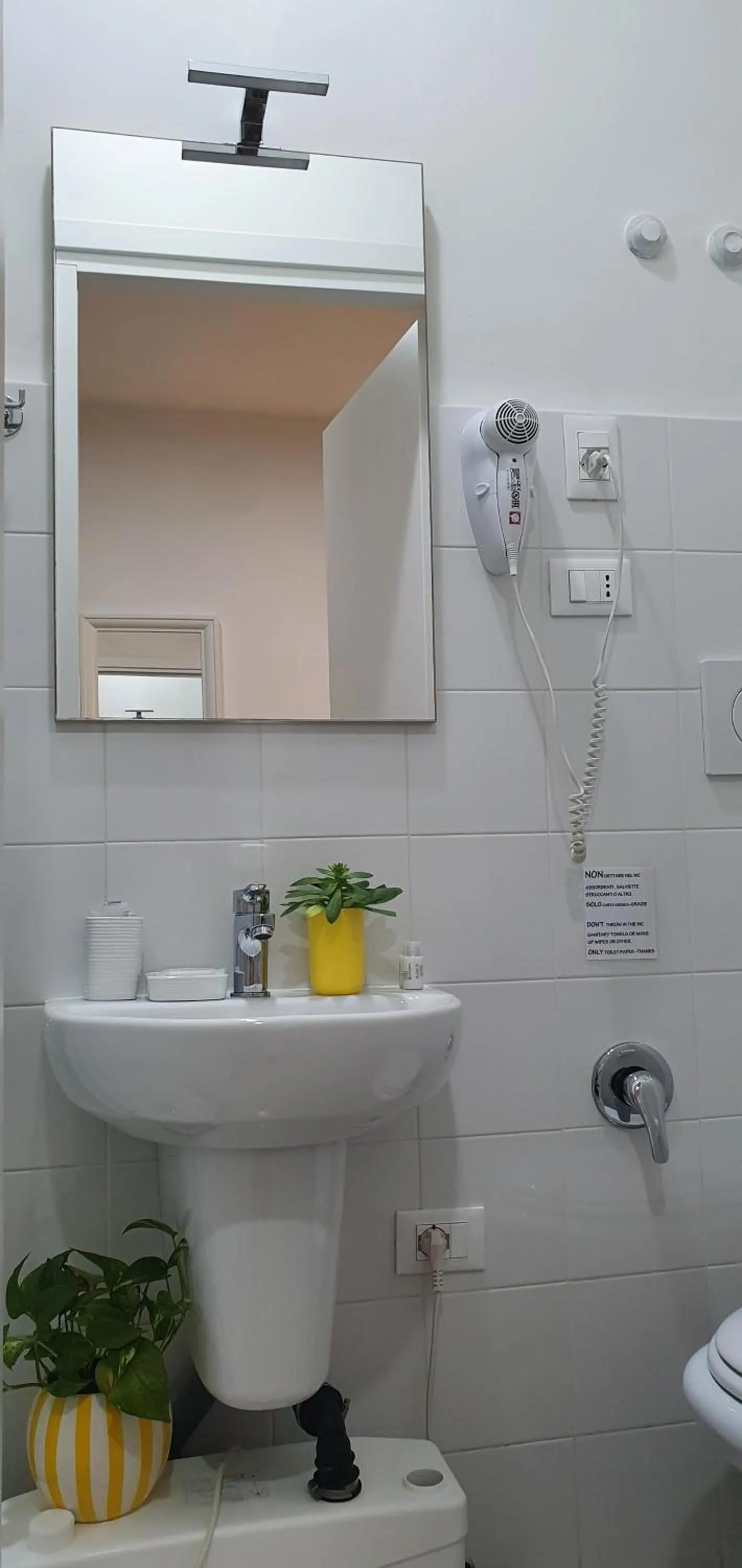 Bathroom in Affittacamere Dianir