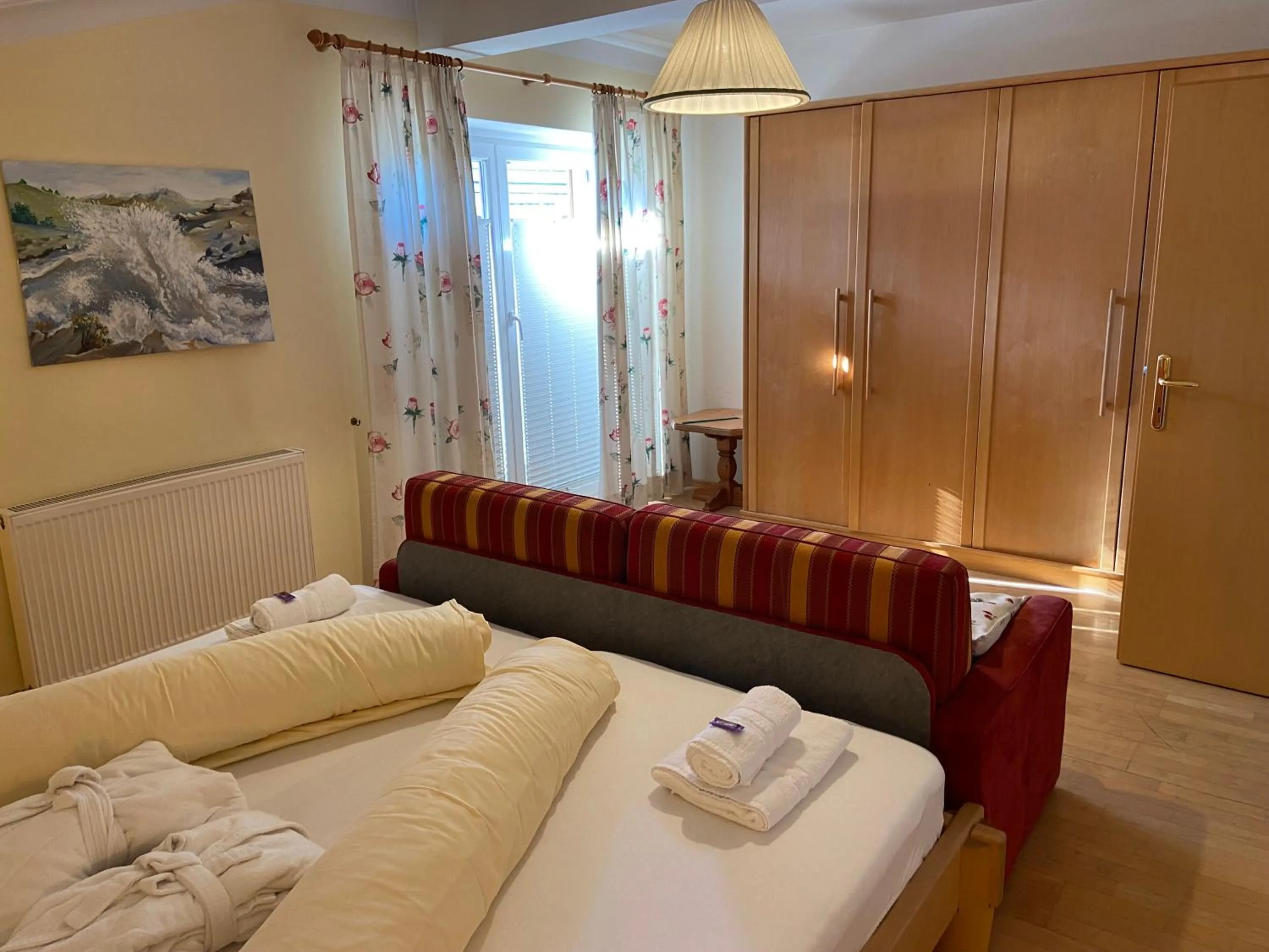 Bed in Hotel in the HEART of the Alps