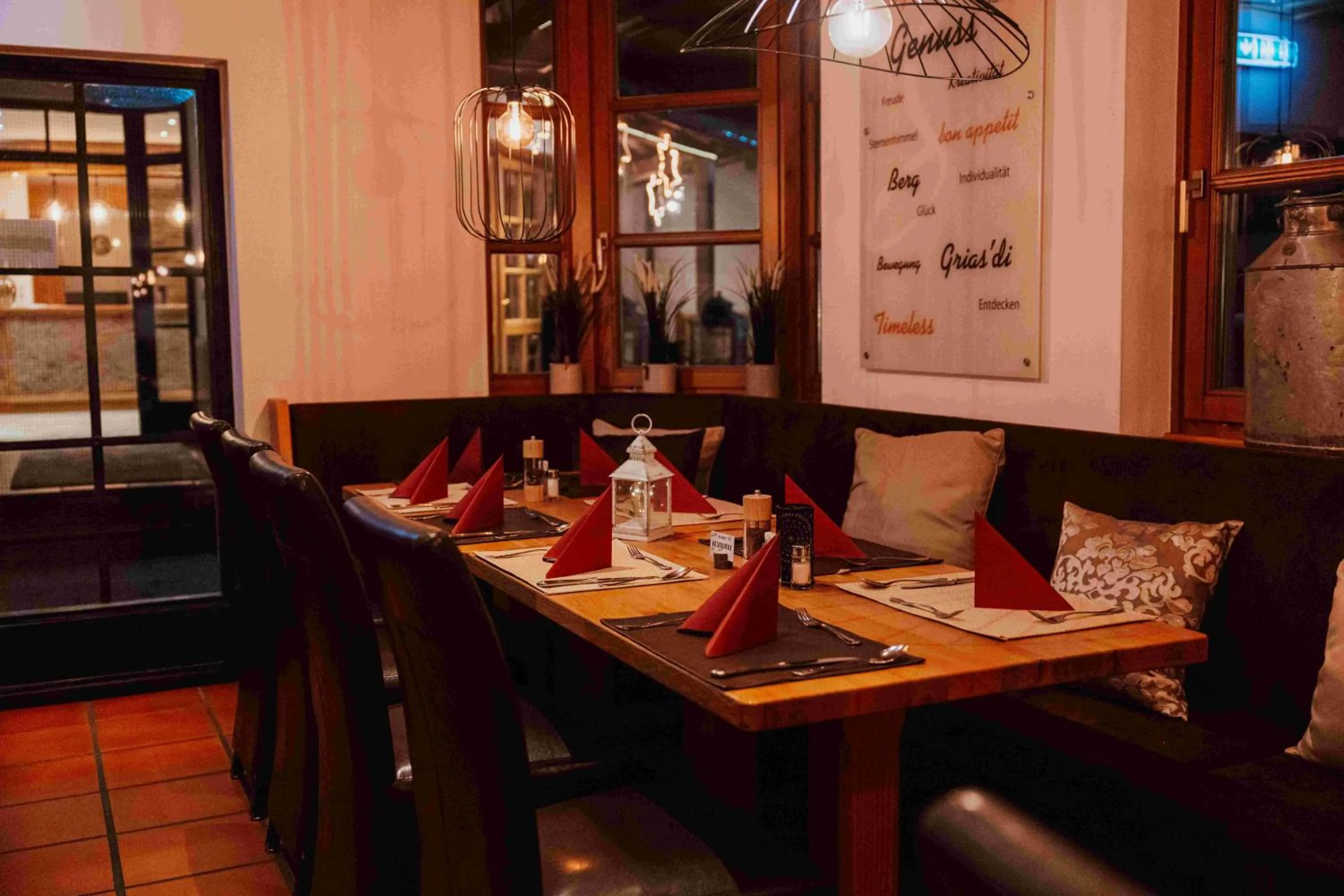 Restaurant/places to eat in Hotel in the HEART of the Alps