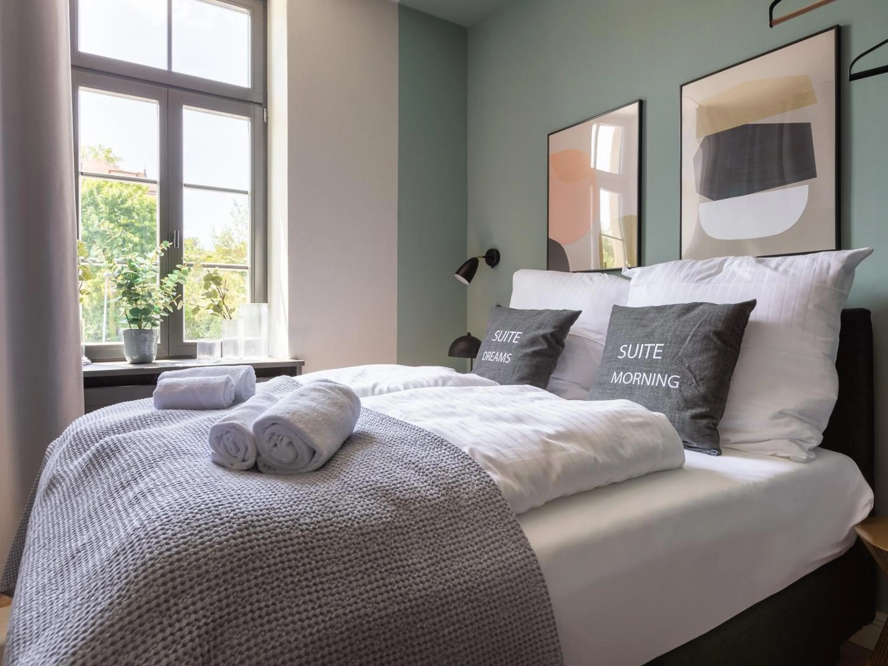 Bed in Limehome Rottenburg am Neckar Poststraße