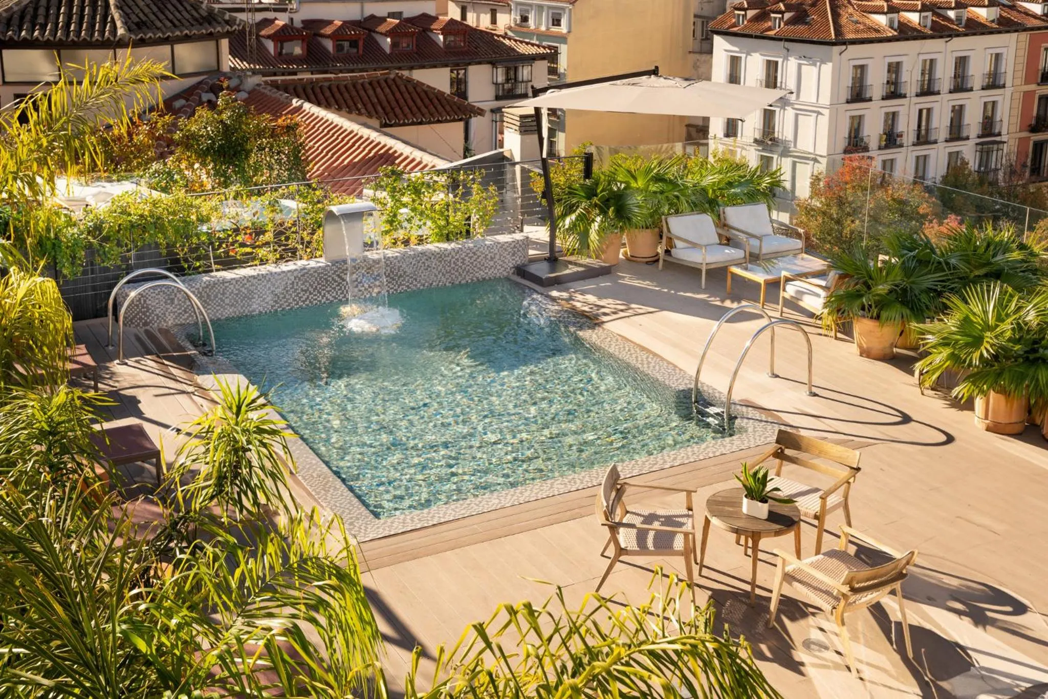 Swimming pool in Ocean Drive Madrid