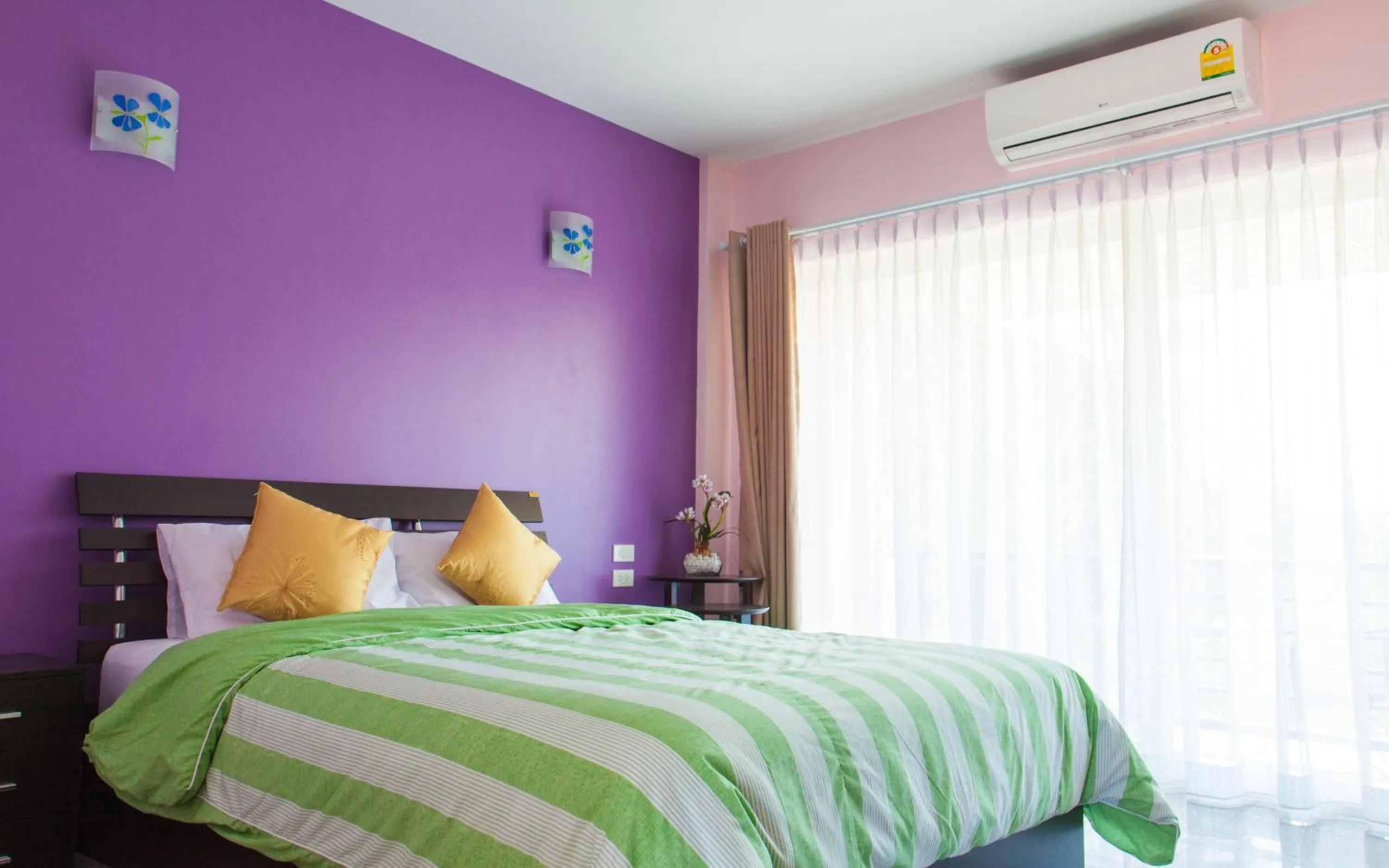 Bed in Nam Talay Resort