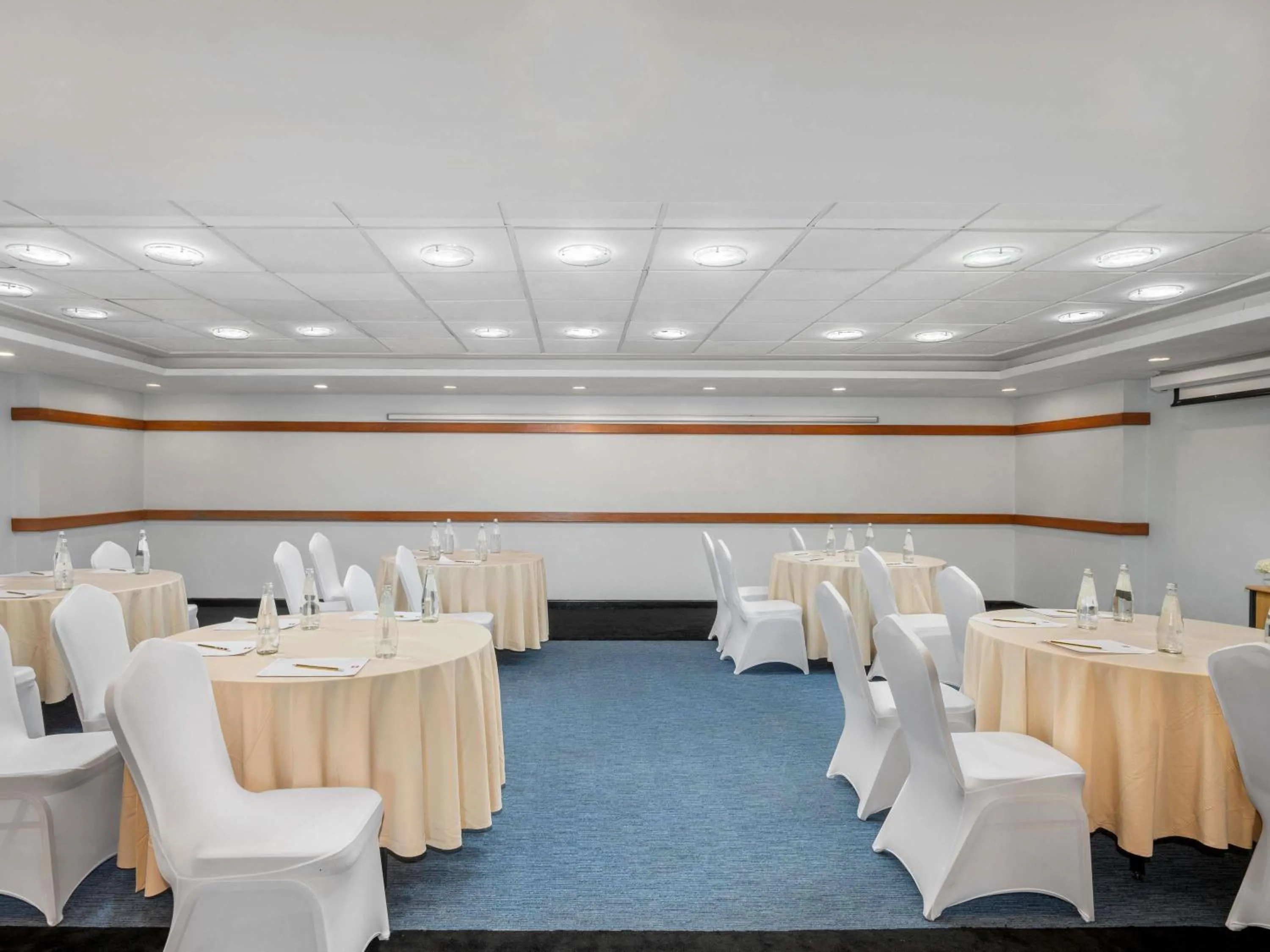Meeting/conference room in ibis Kuwait Salmiya
