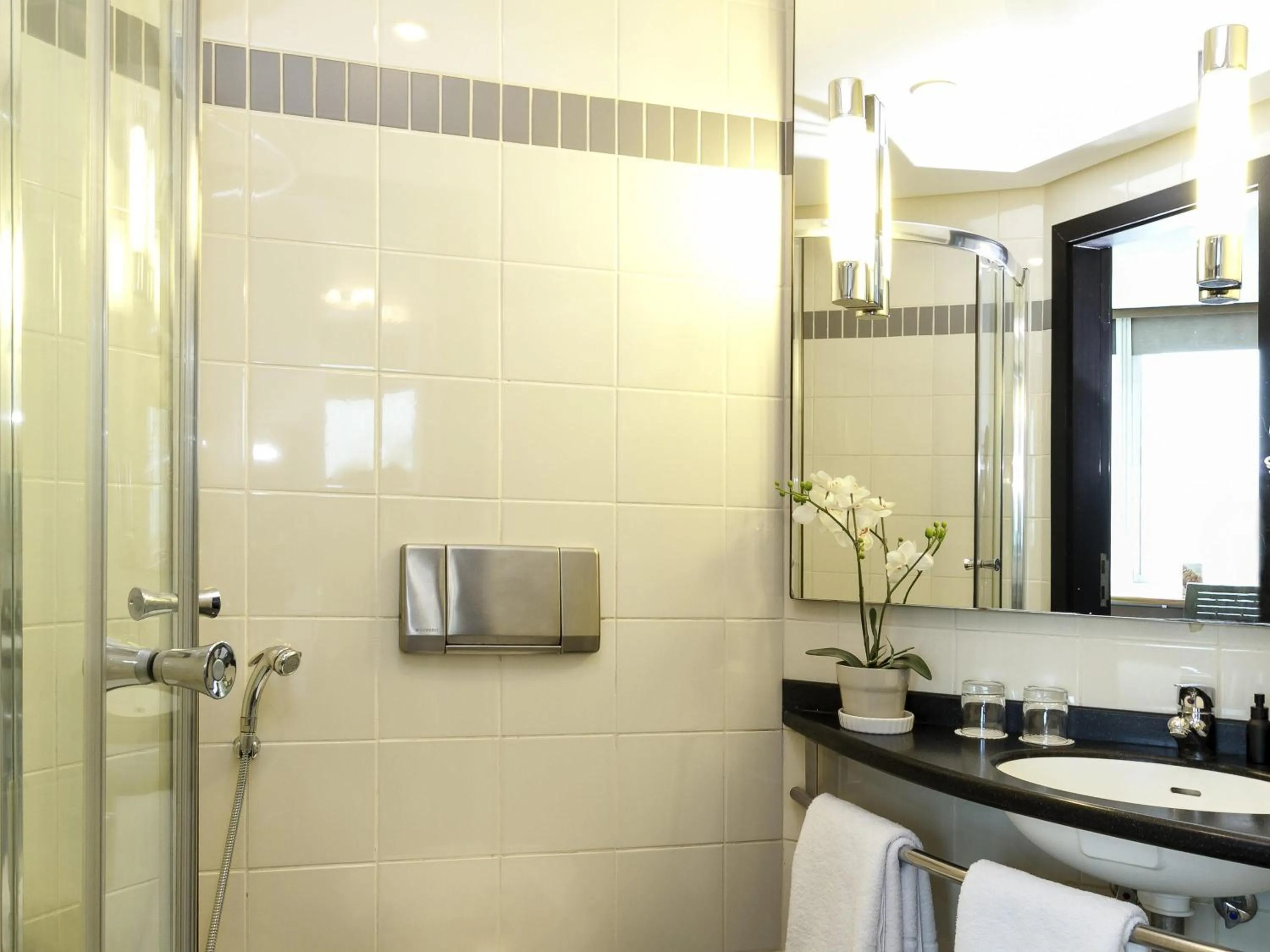 Bedroom in ibis Kuwait Salmiya