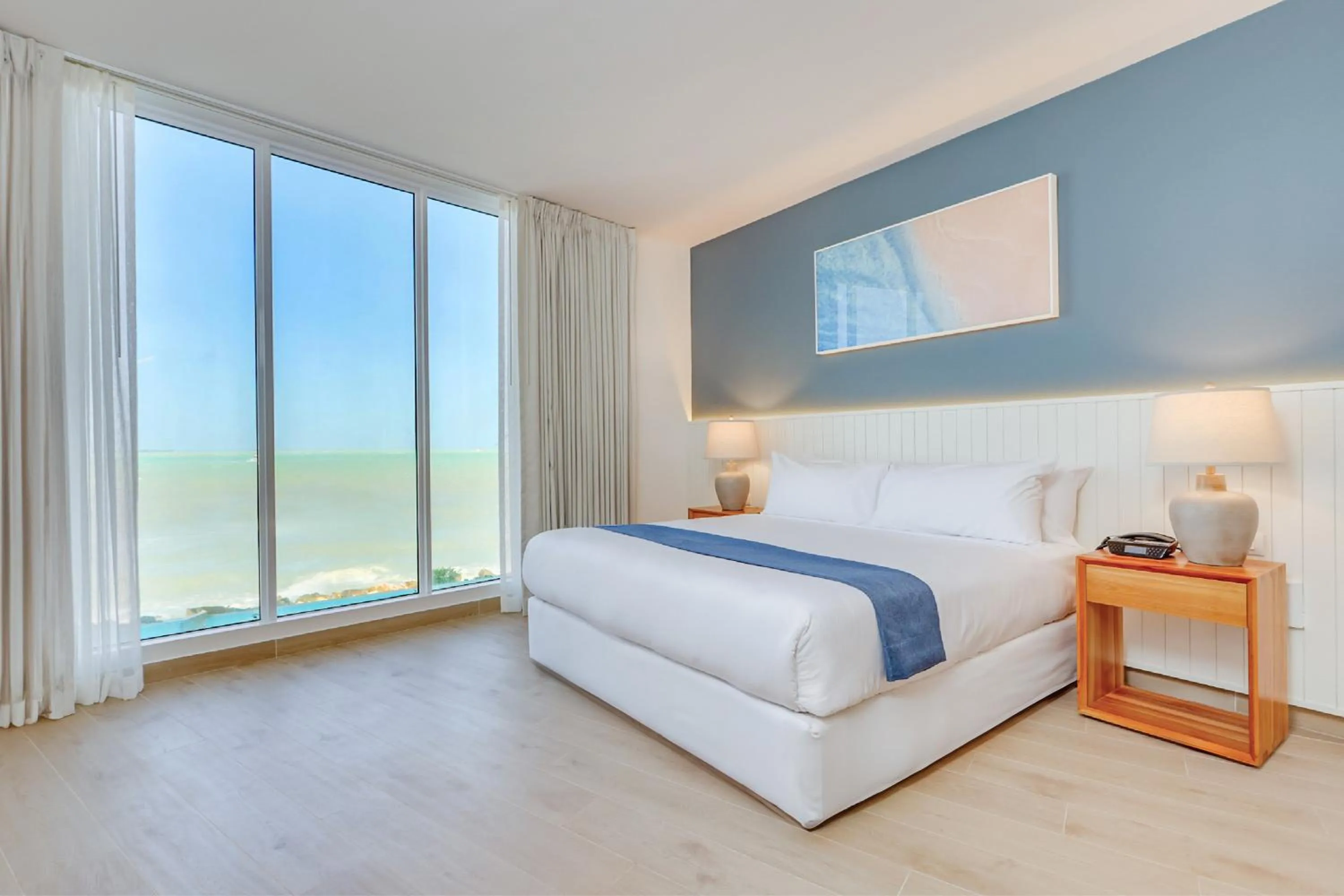 Bedroom, Bed in Fort George Hotel and Spa