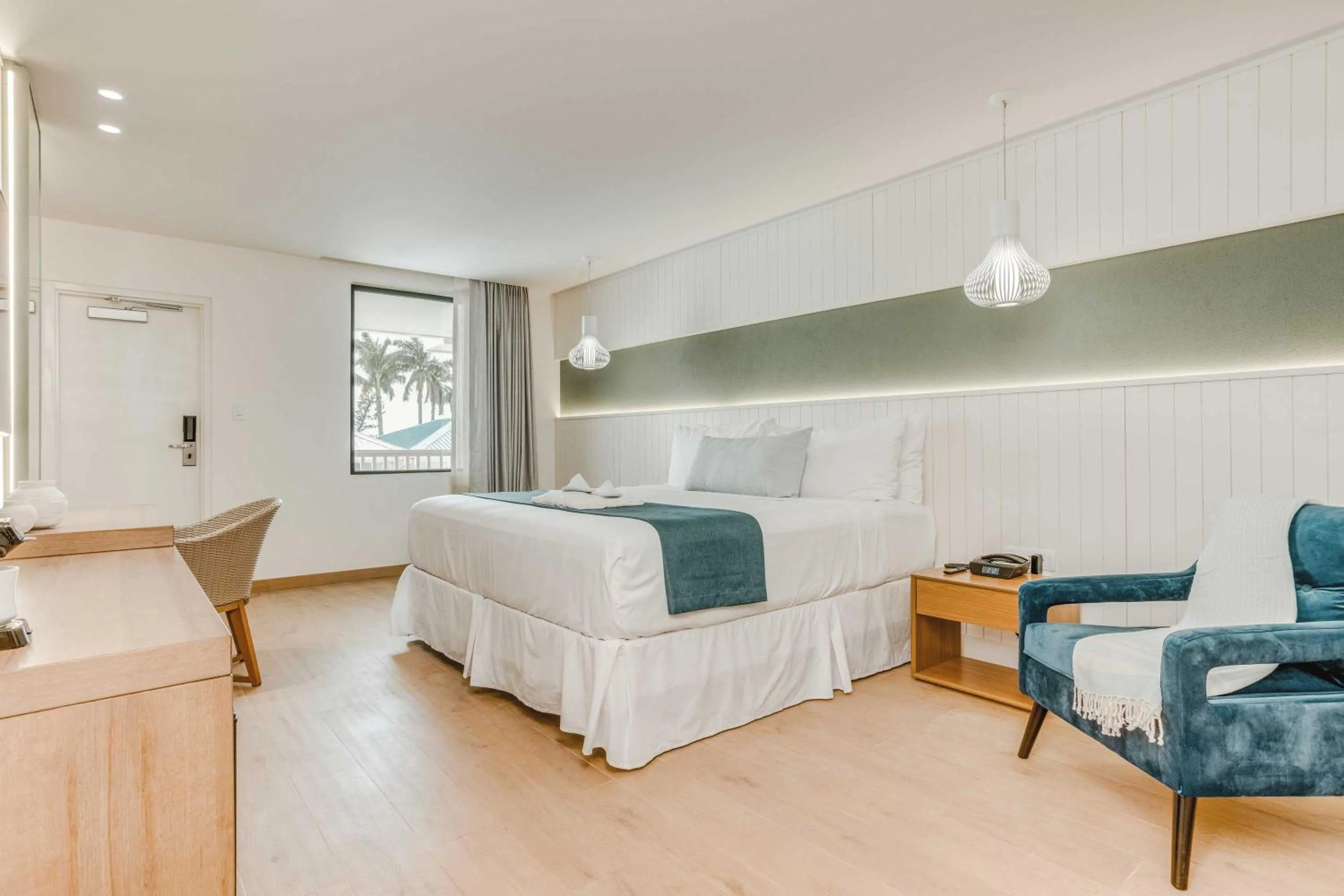 Bedroom, Bed in Fort George Hotel and Spa