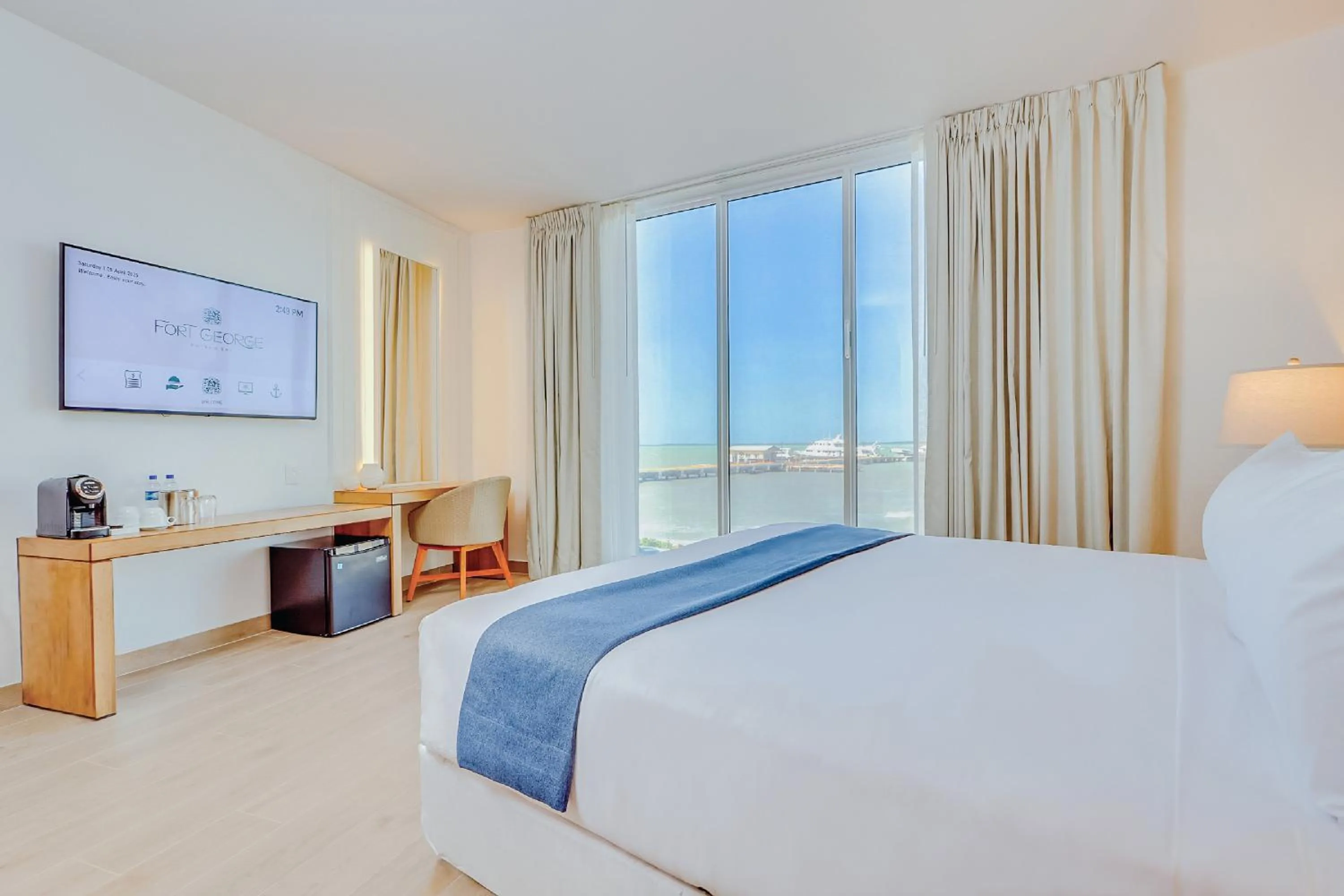 View (from property/room), Bed in Fort George Hotel and Spa