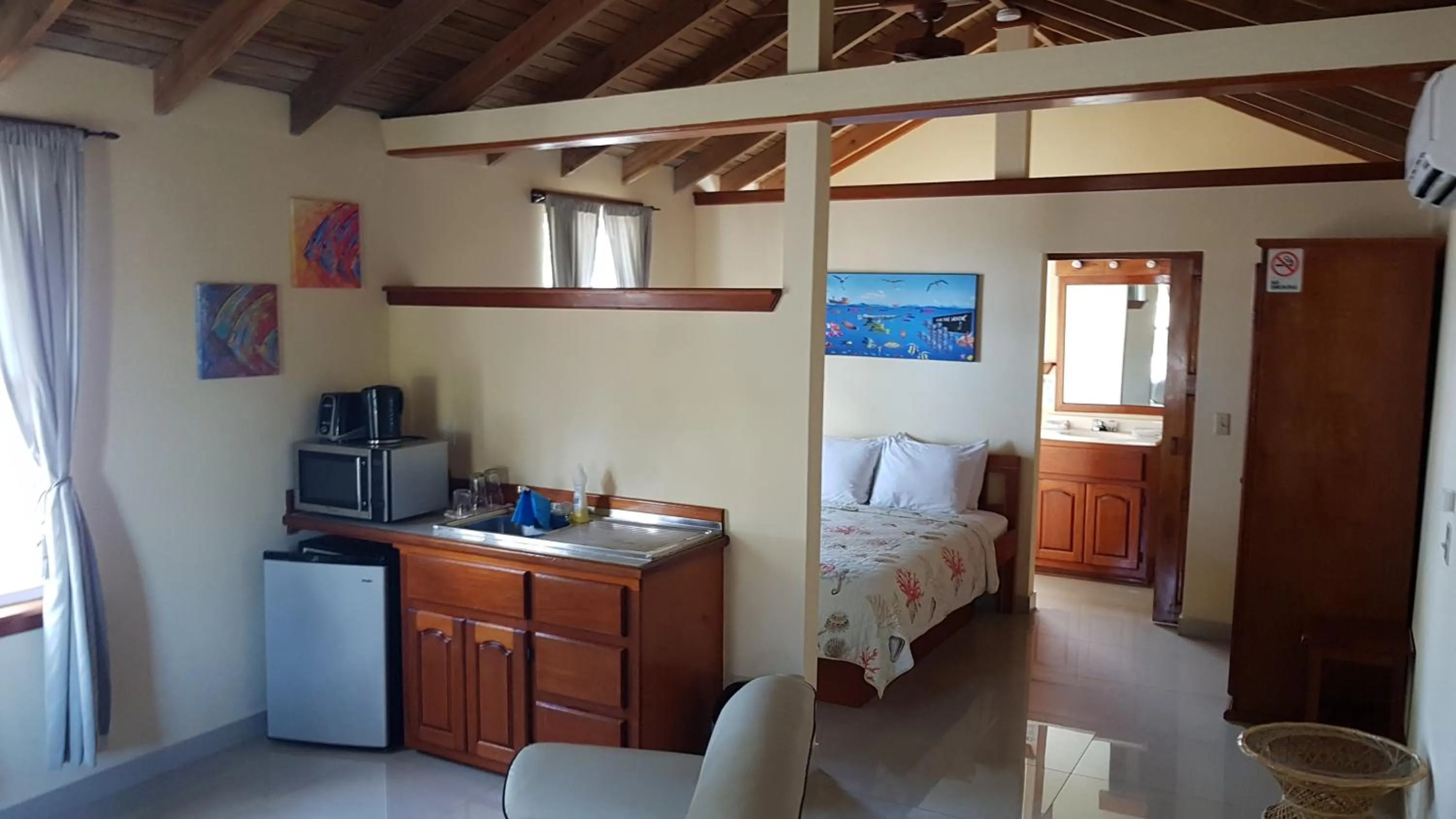 TV and multimedia, Bed in Royal Caribbean Resort