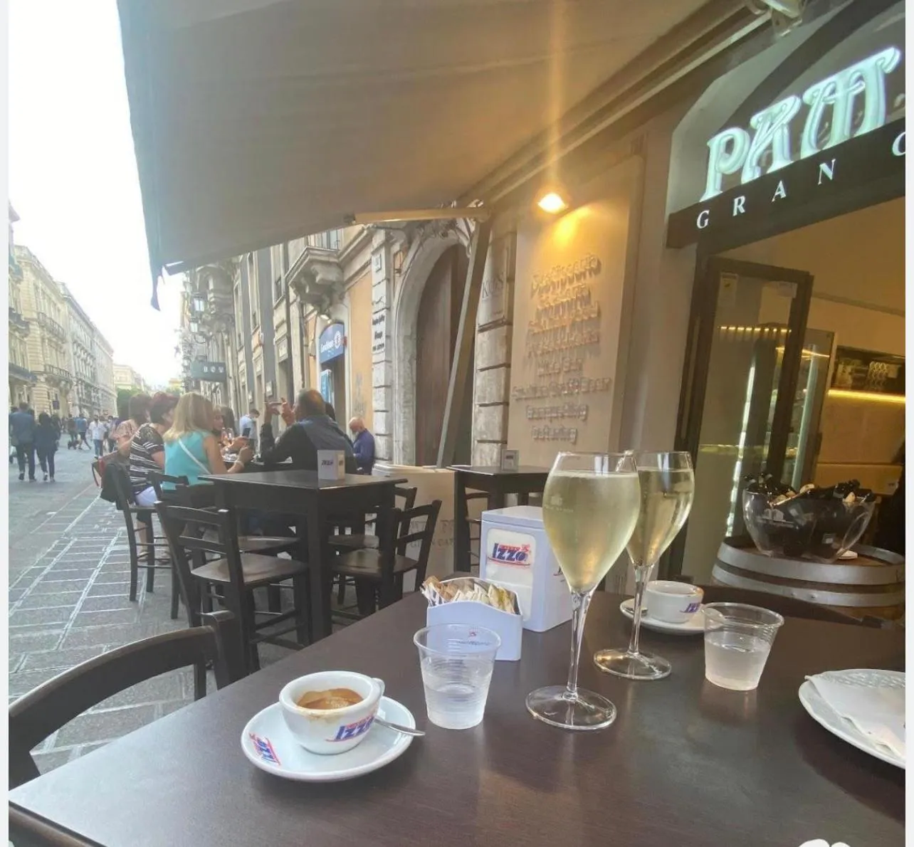 Restaurant/places to eat in ETNEA 208 LUXURY JACUZZI SUITE Catania