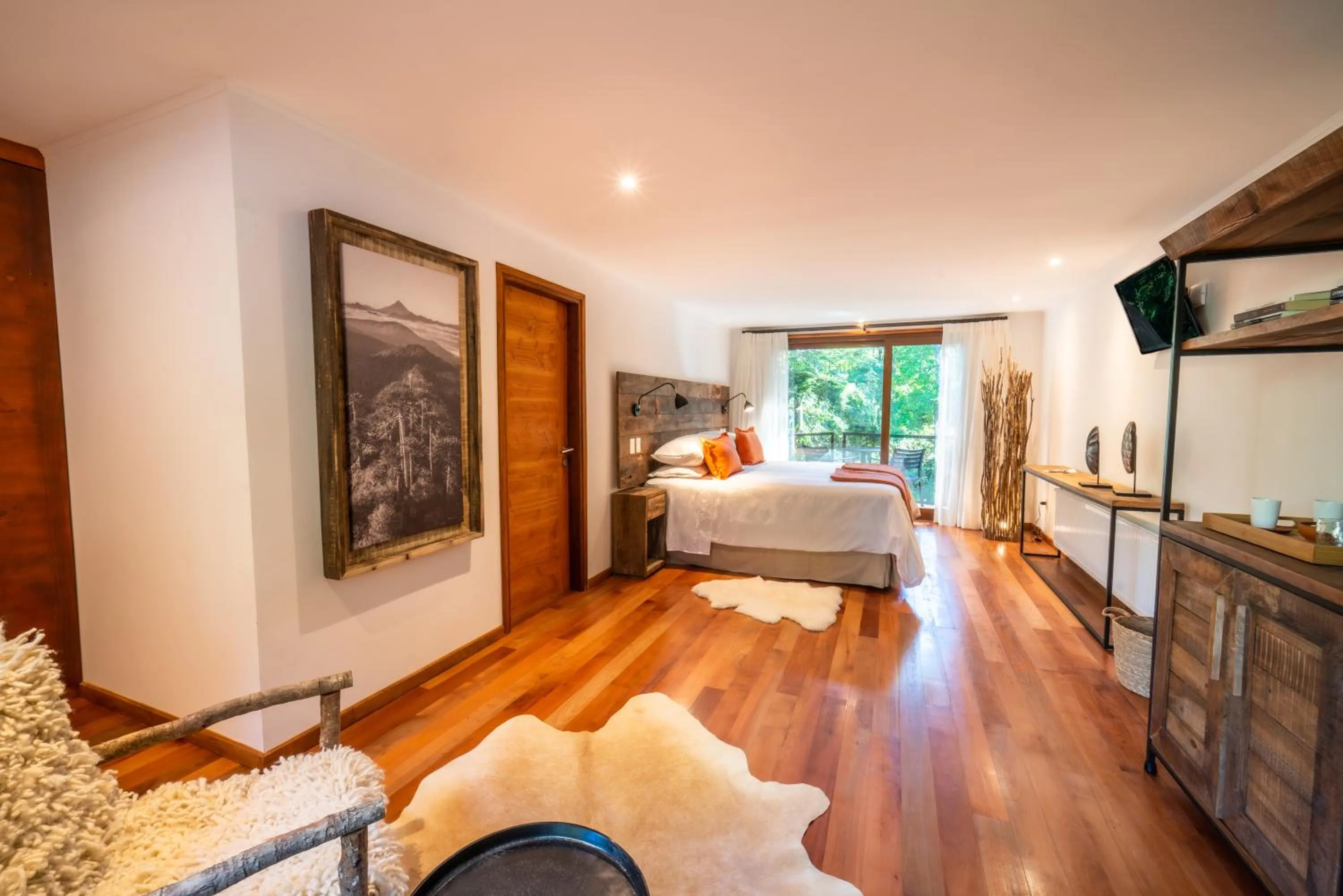 Photo of the whole room, Bed in Rakau Lodge