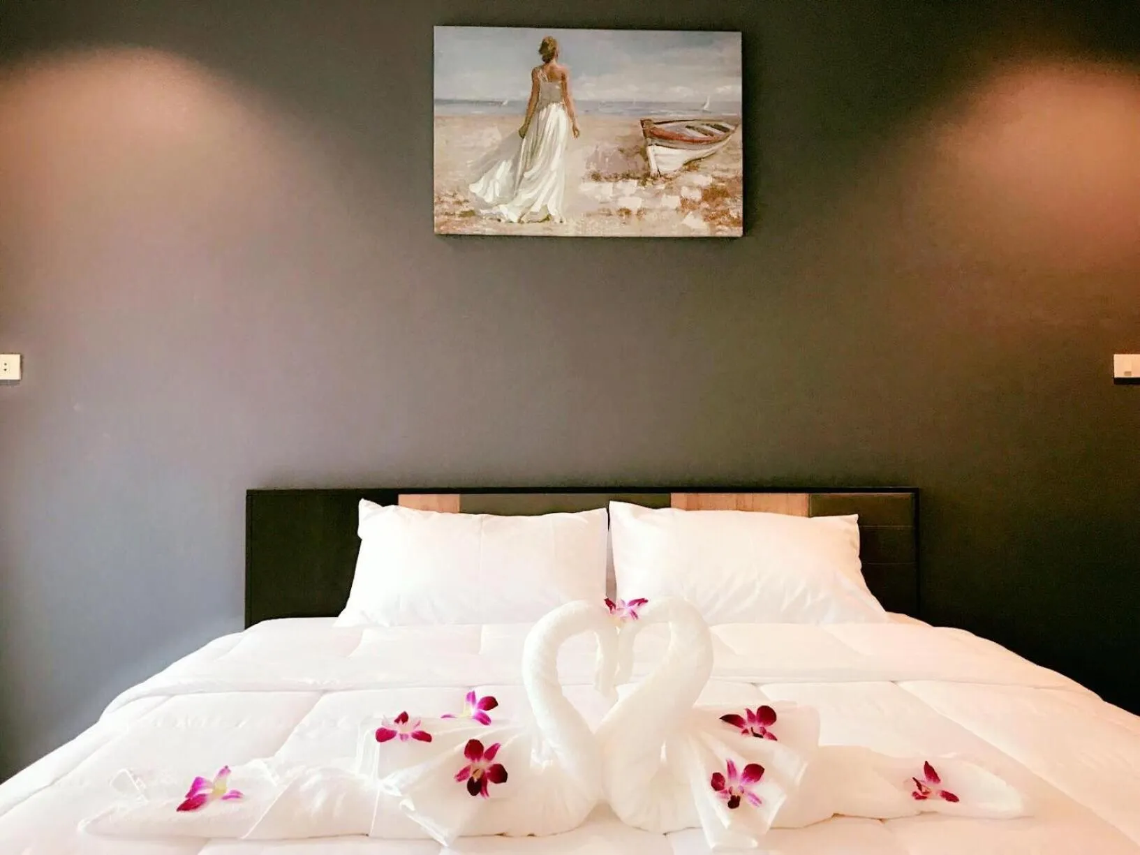 Photo of the whole room, Bed in Supachai Inn