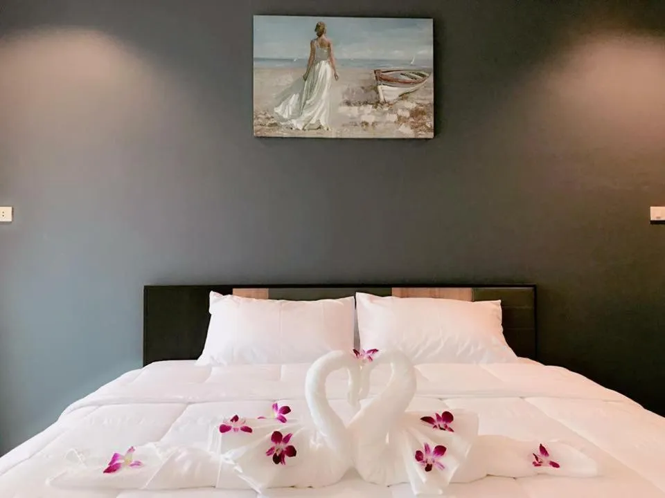 Photo of the whole room, Bed in Supachai Inn