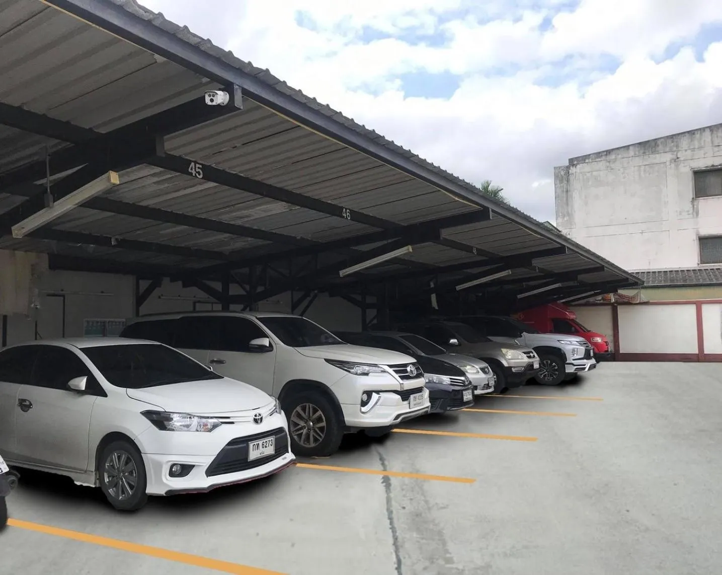 Property building in Supachai Inn