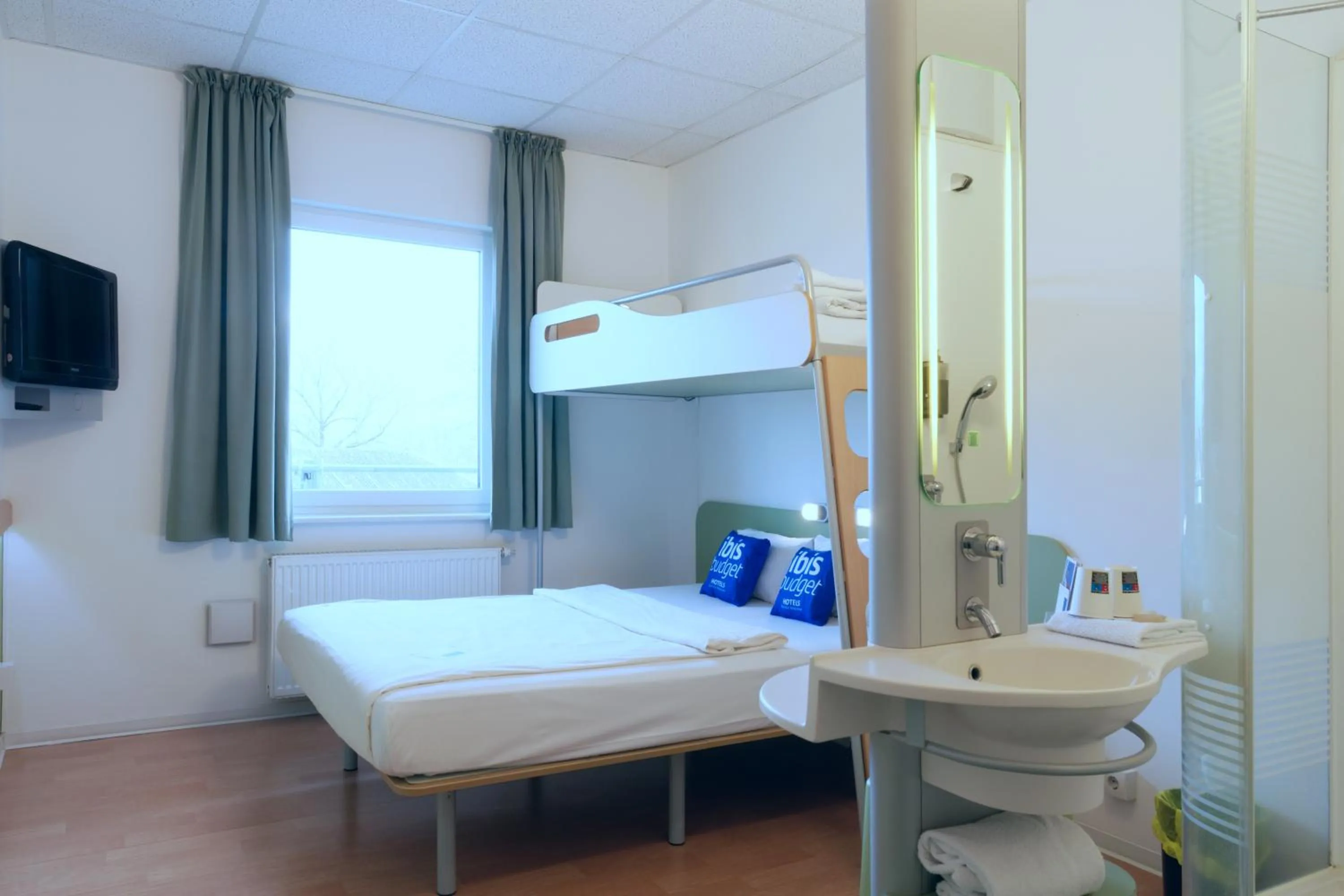 Bed in ibis budget Hotel BONN SÜD Königswinter