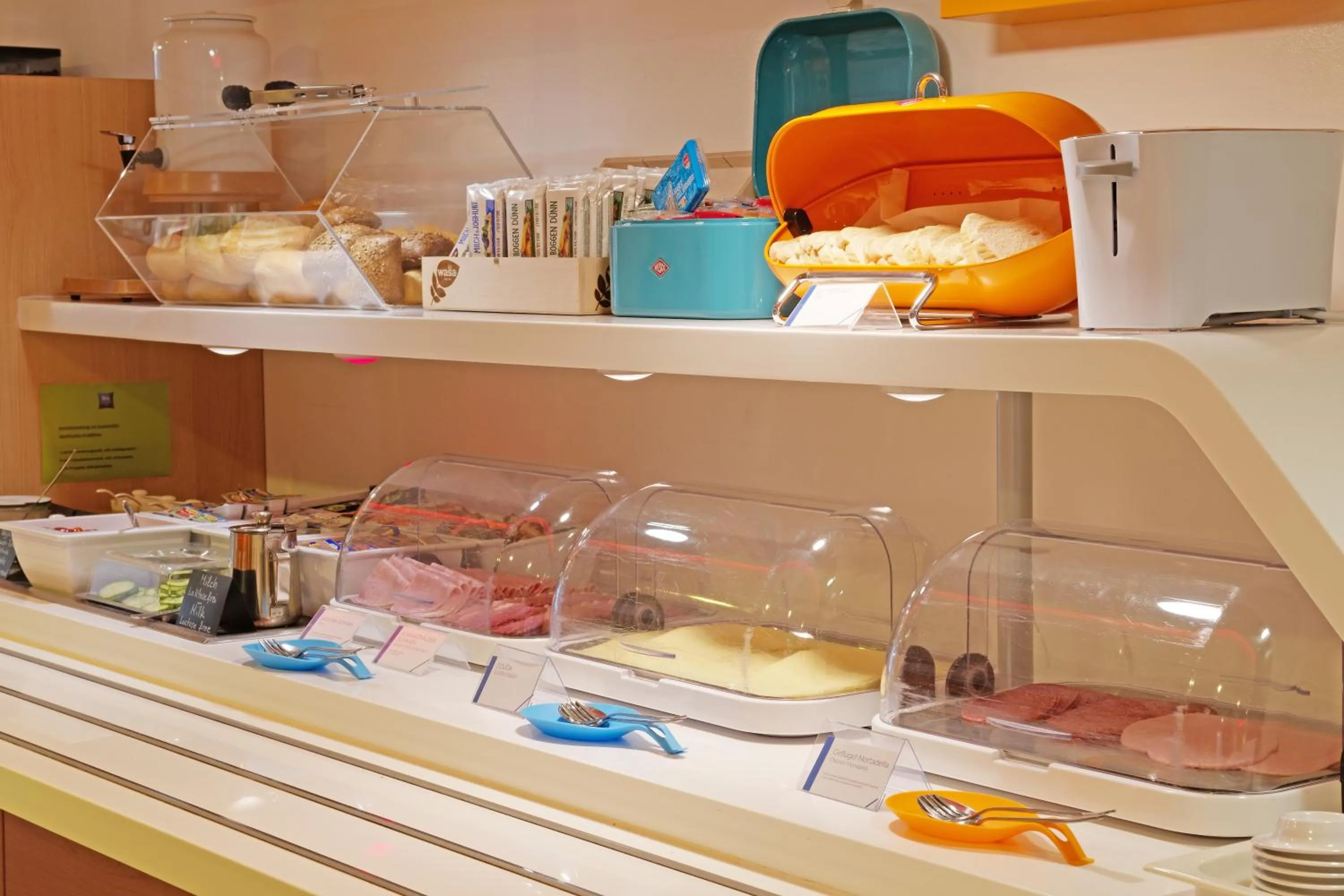 Food and drinks in ibis budget Hotel BONN SÜD Königswinter