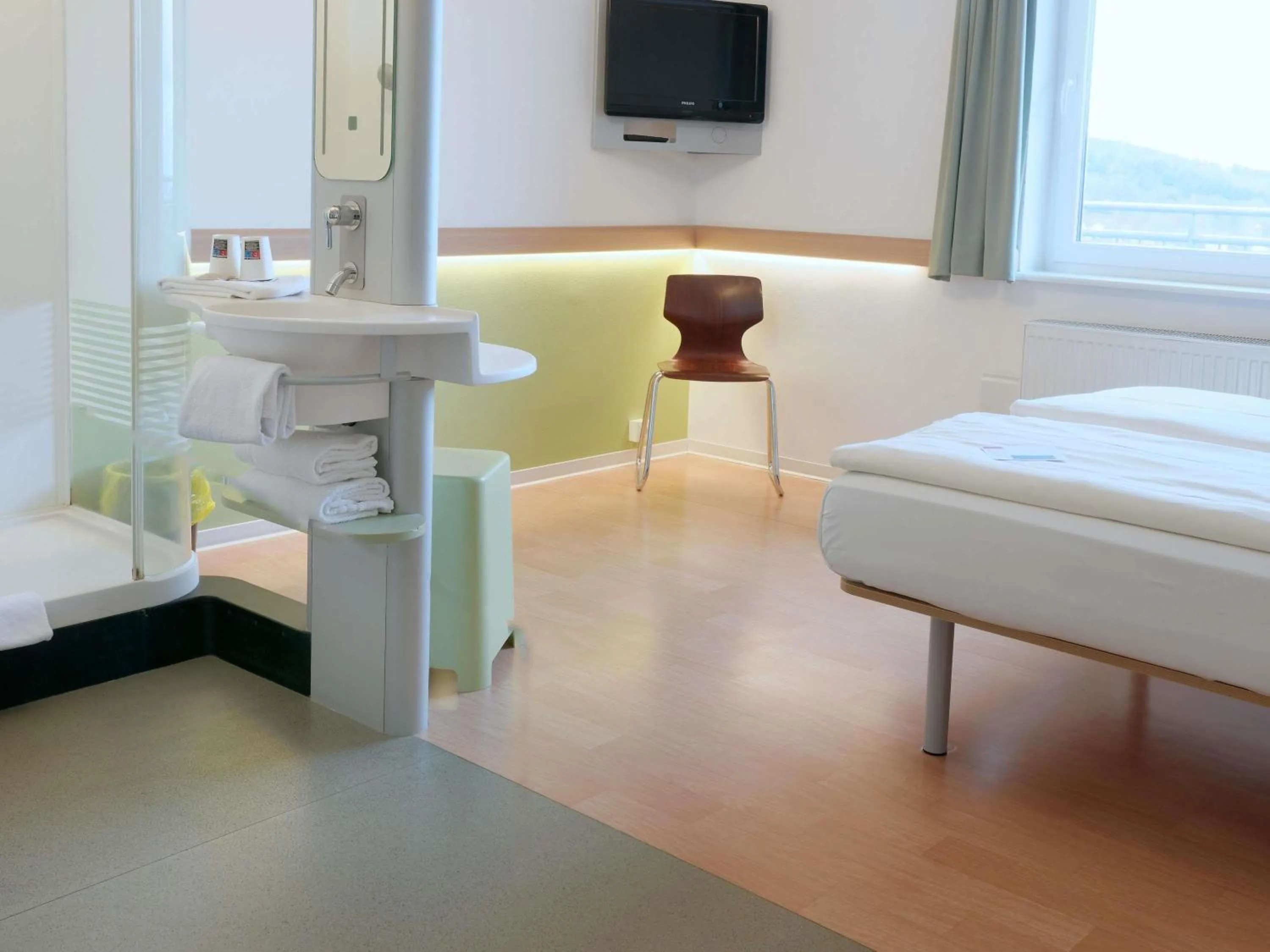 Bedroom, Bed in ibis budget Hotel BONN SÜD Königswinter