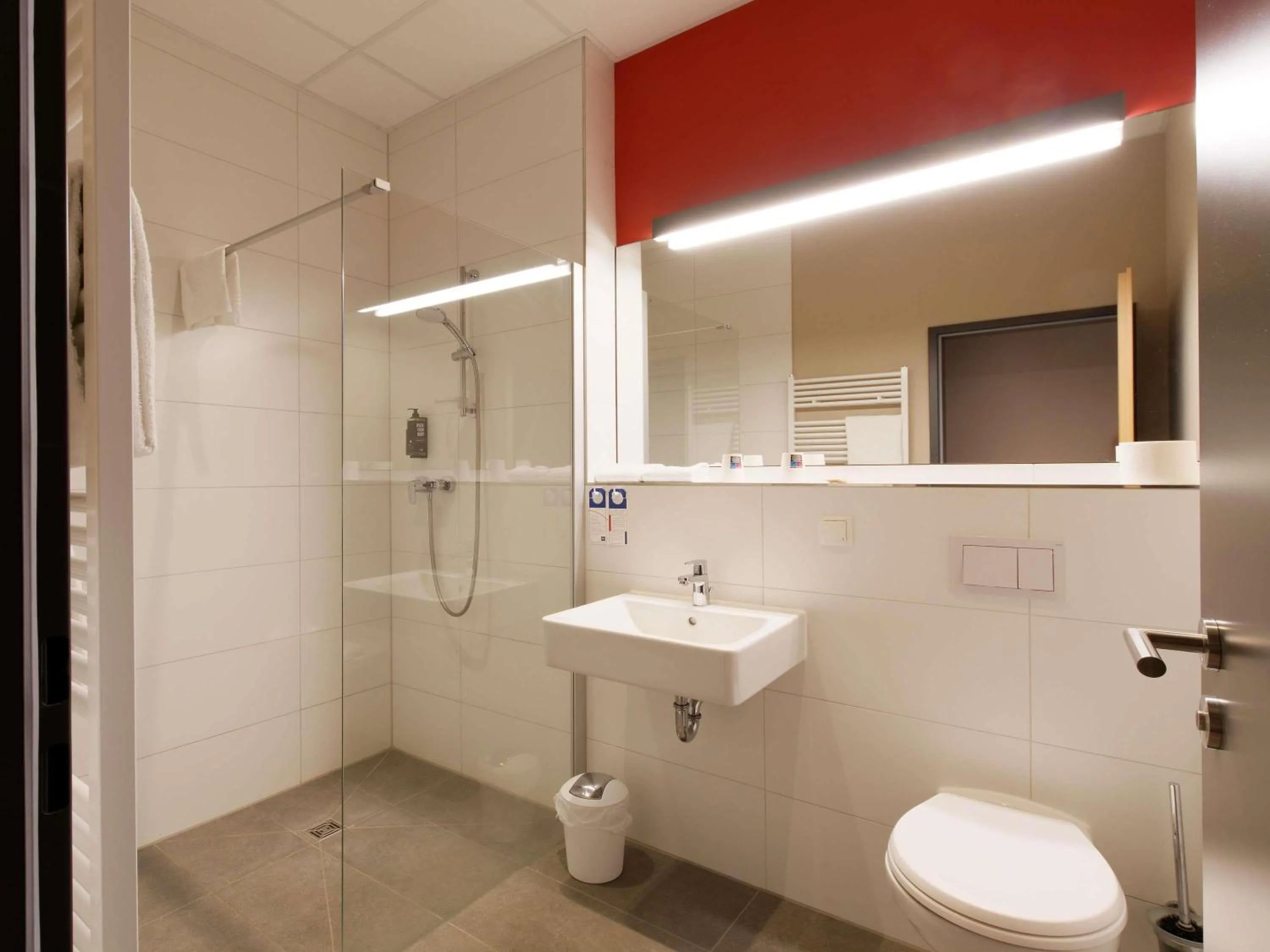 Bedroom in ibis budget Hotel BONN SÜD Königswinter