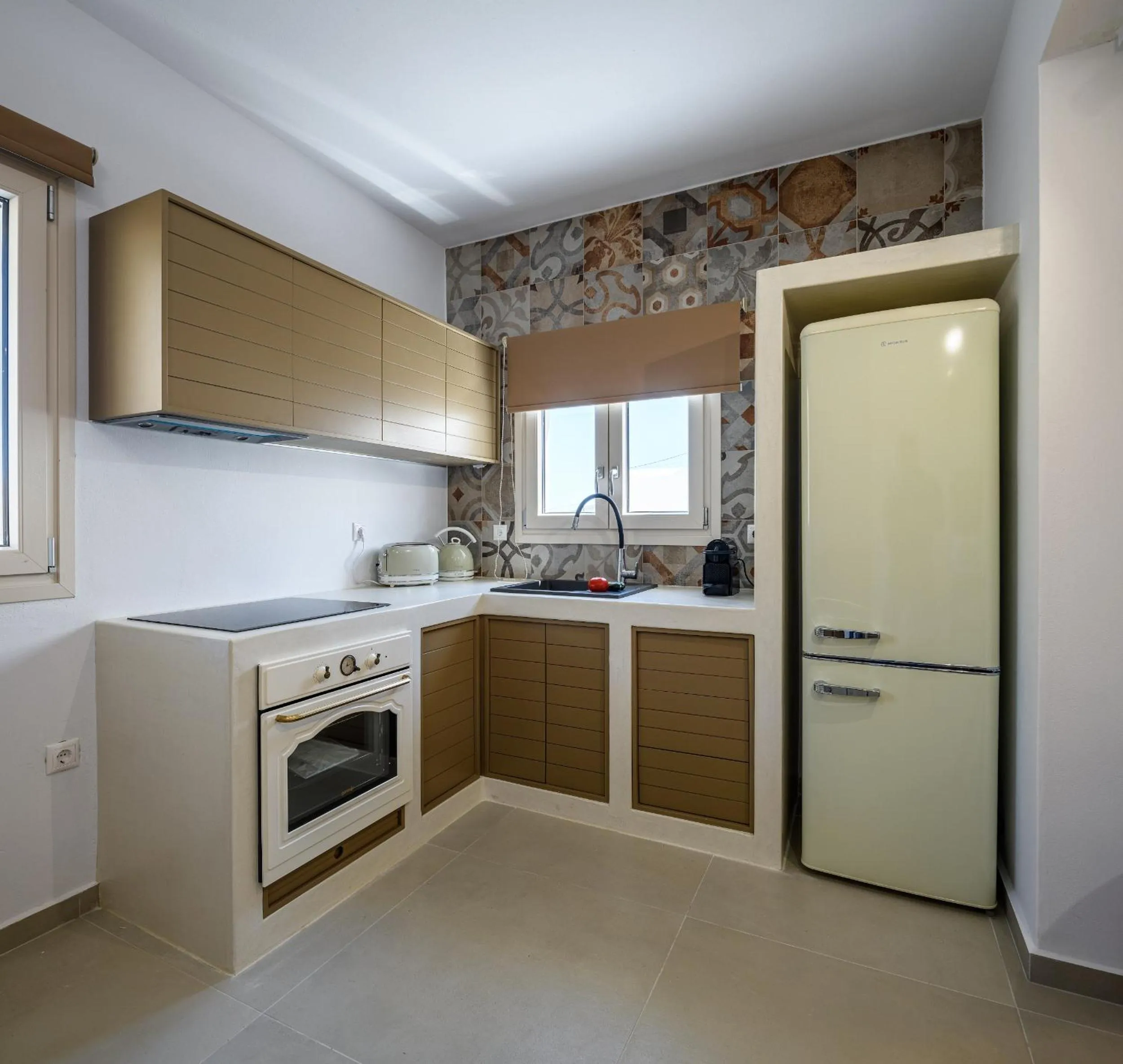 Kitchen or kitchenette in Remezzo Bayfront Suites