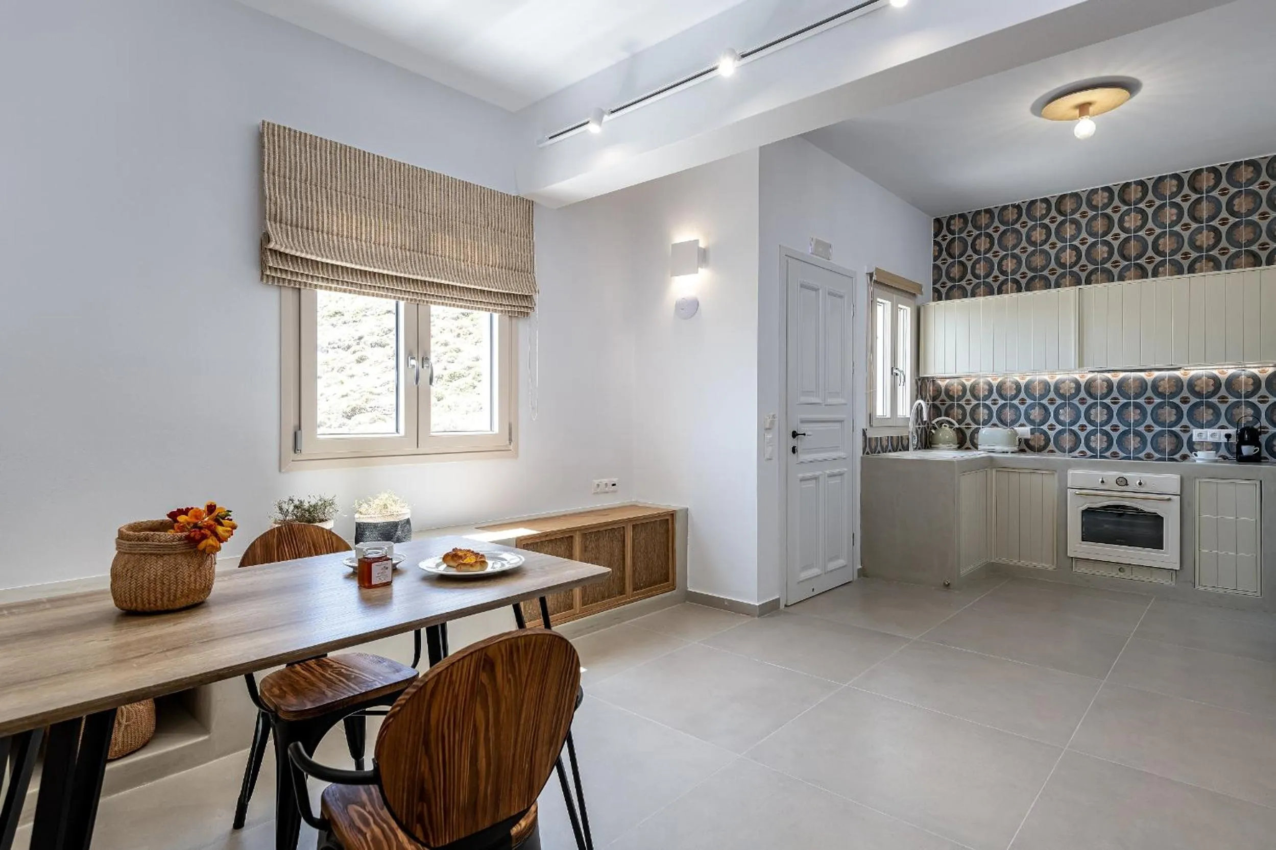 Kitchen or kitchenette in Remezzo Bayfront Suites