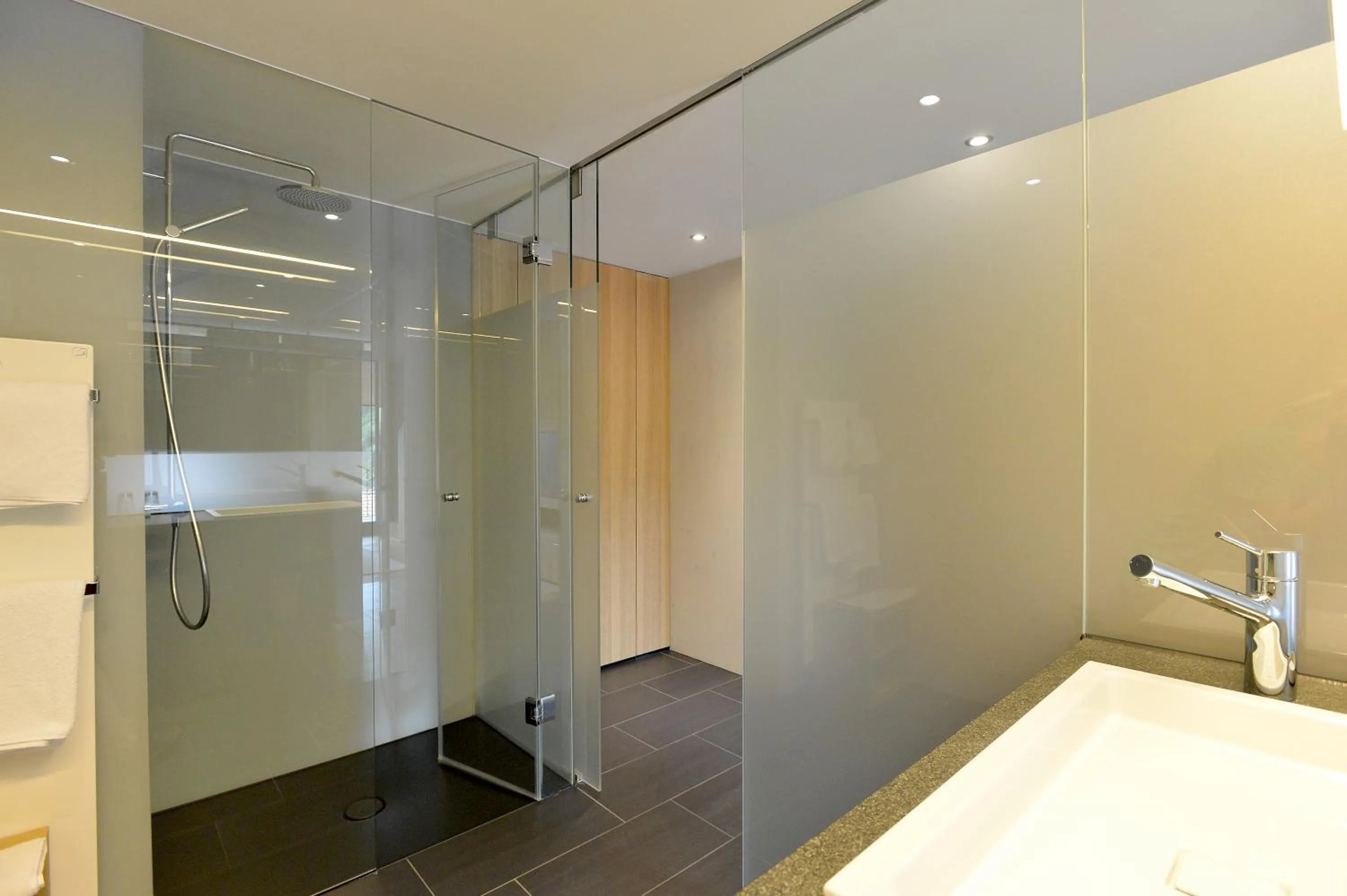 Photo of the whole room in derNeuwirt