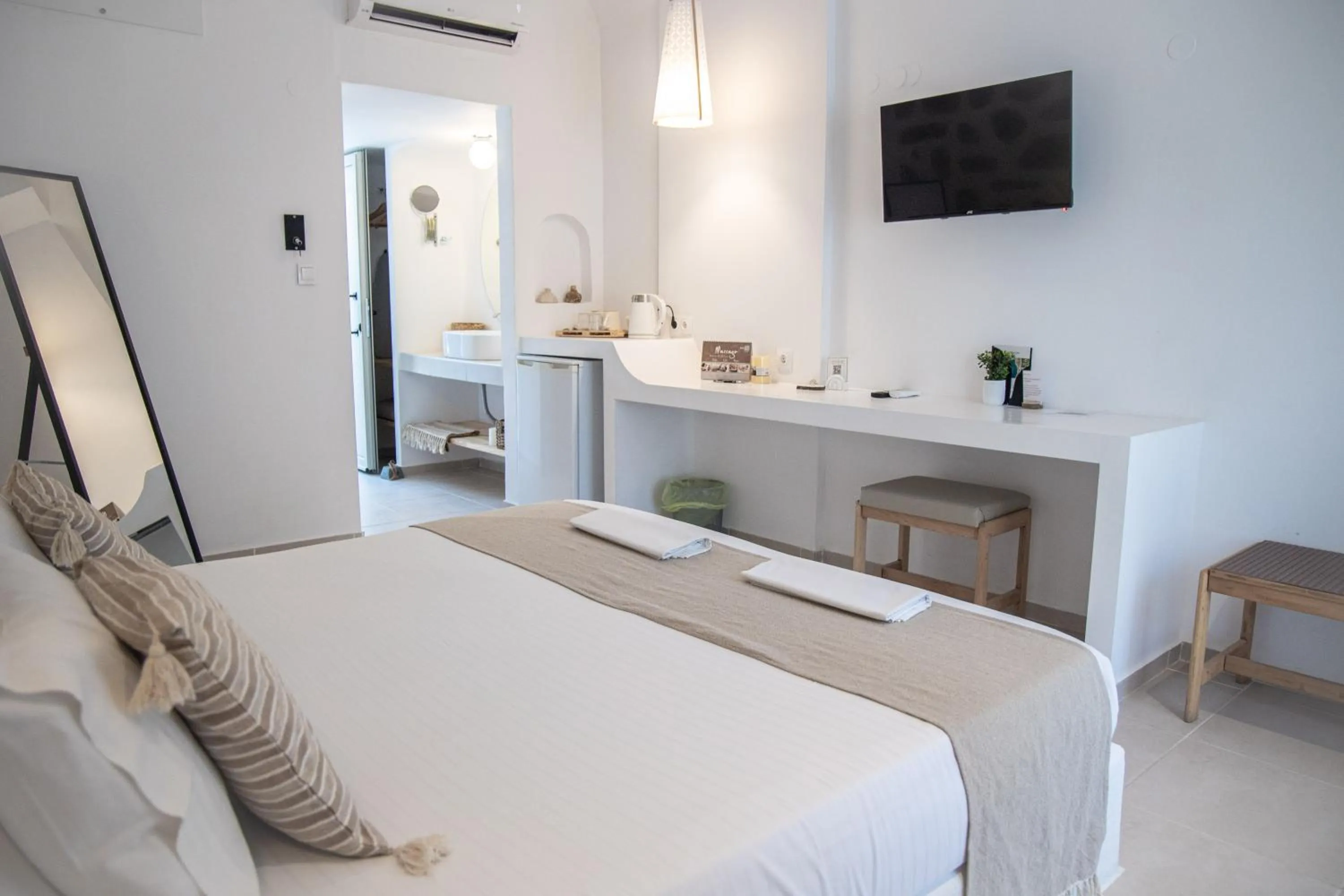 Bedroom, Bed in Ladiko Inn Hotel Faliraki -Anthony Quinn Bay