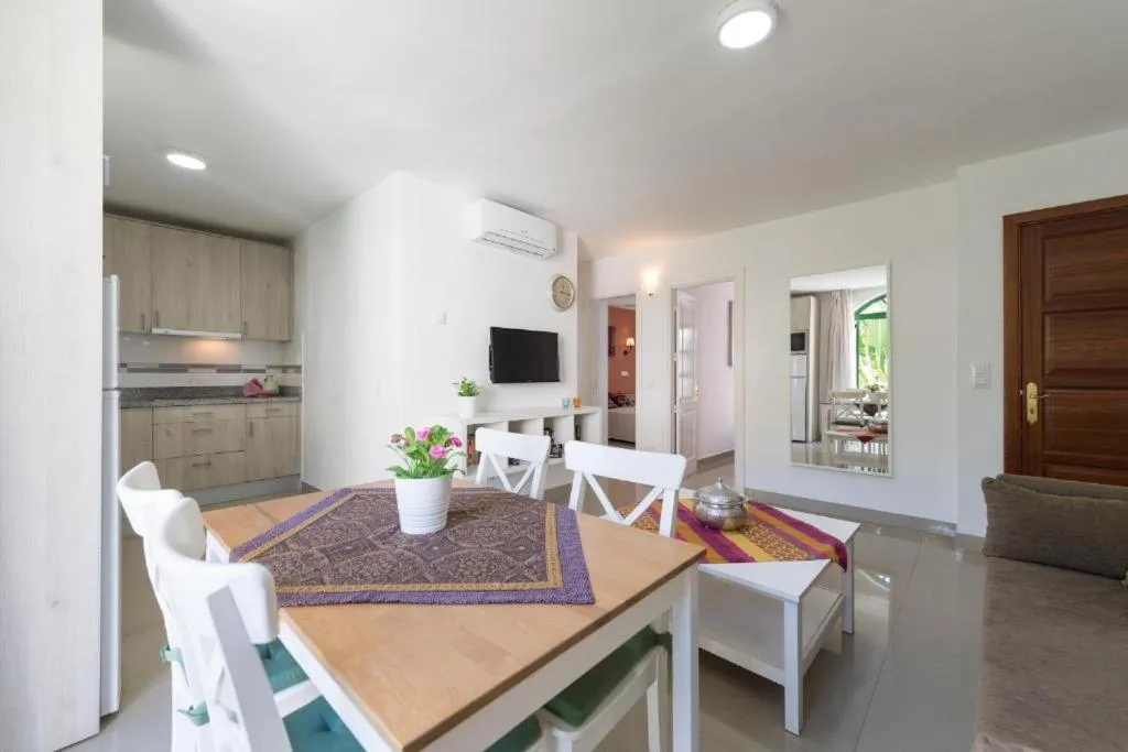 Living room, Dining Area in La Venecia de Canarias