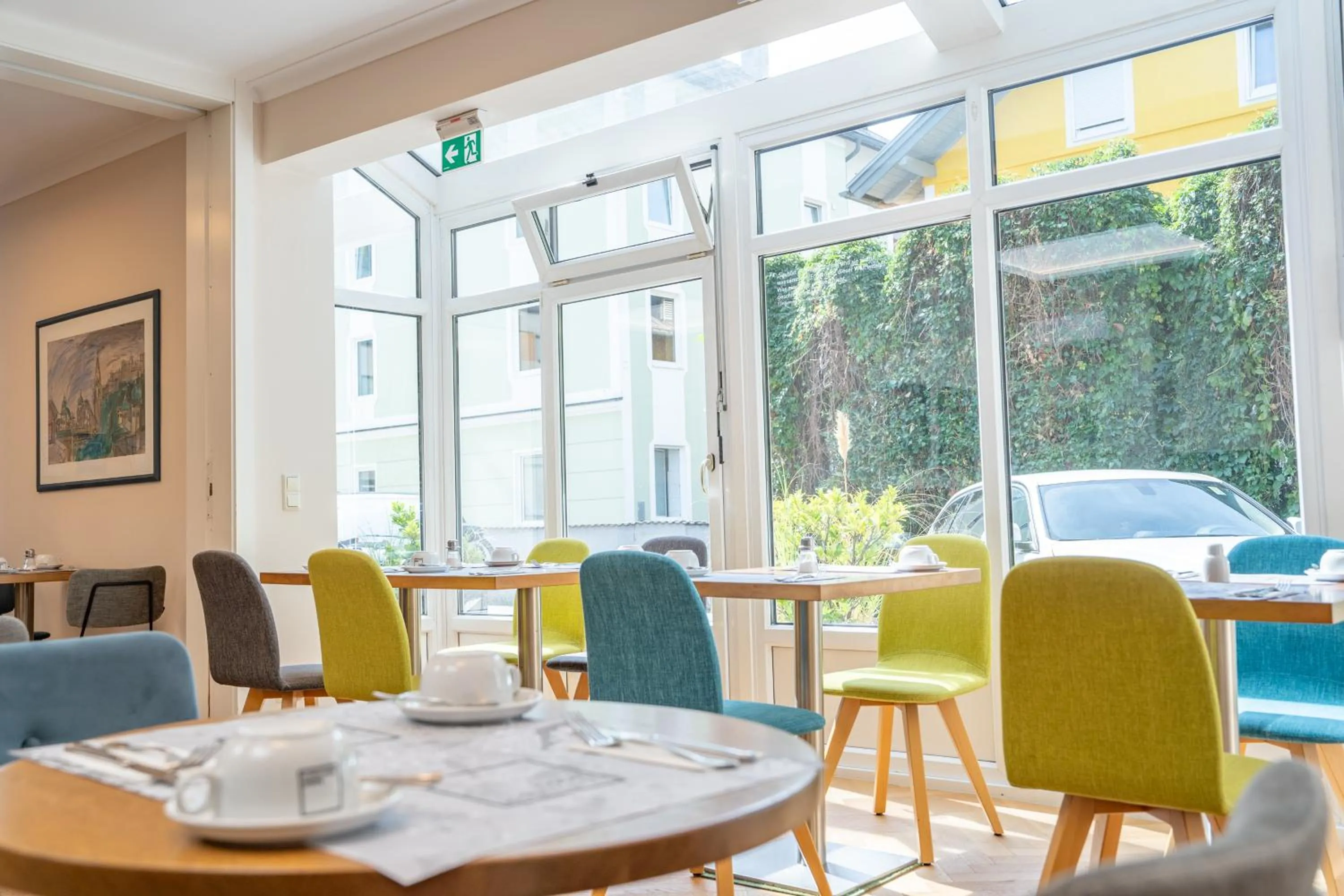 Restaurant/places to eat in Das Jedermann Boutiquehotel mit Stadtgarten