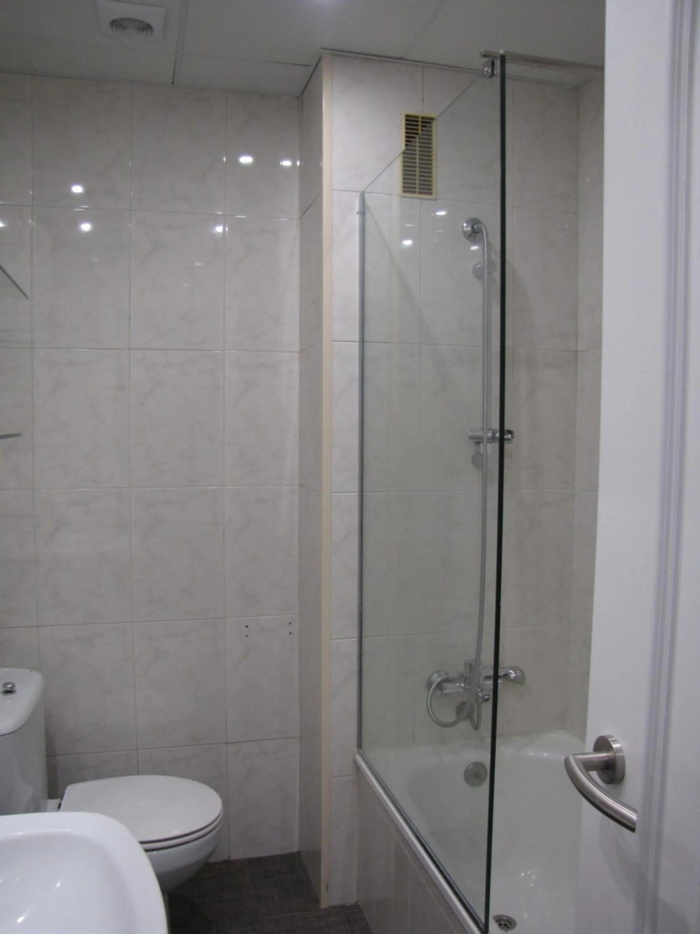 Bathroom in Hotel Ton