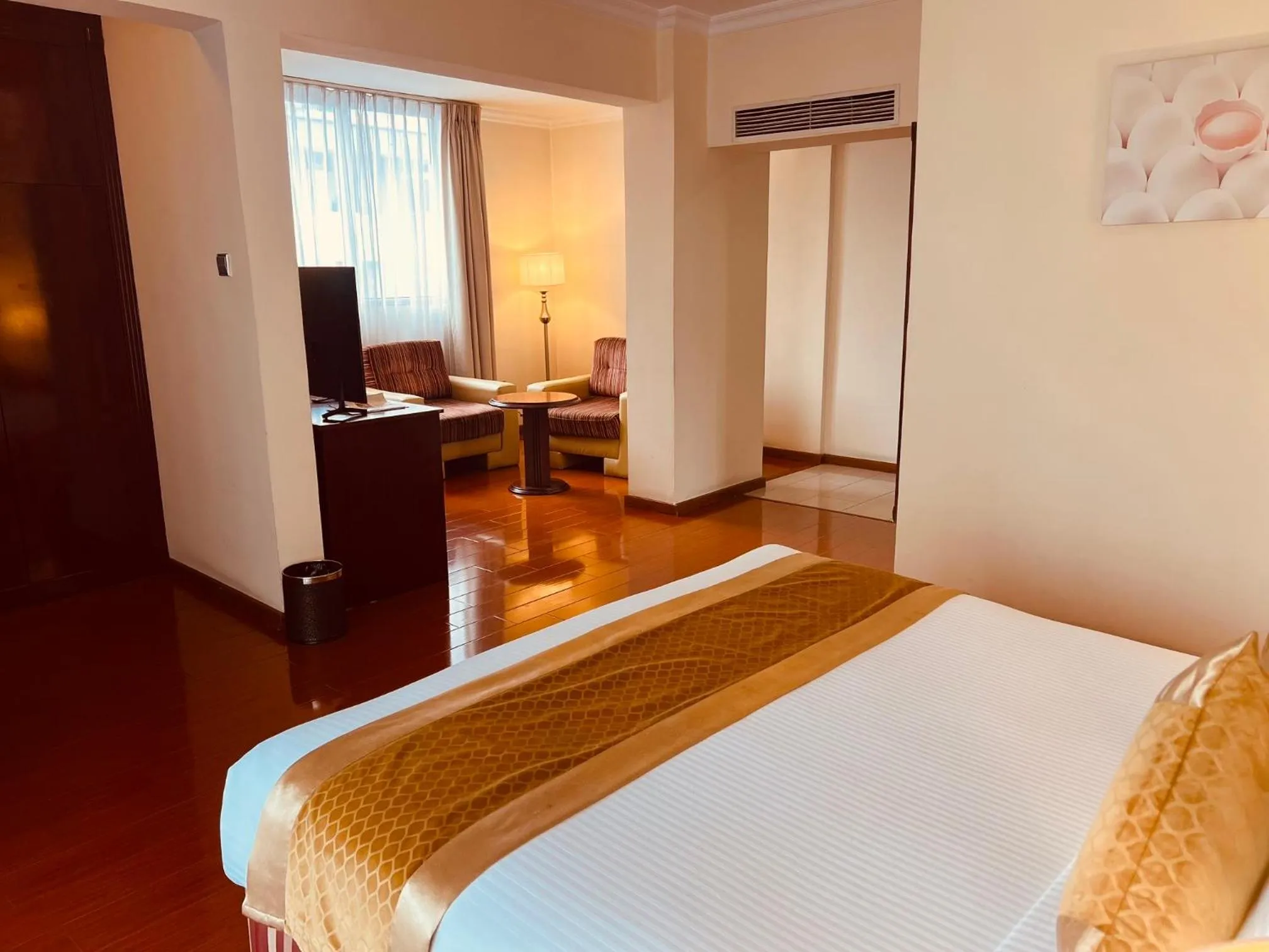 TV and multimedia, Bed in Inter Luxury Hotel