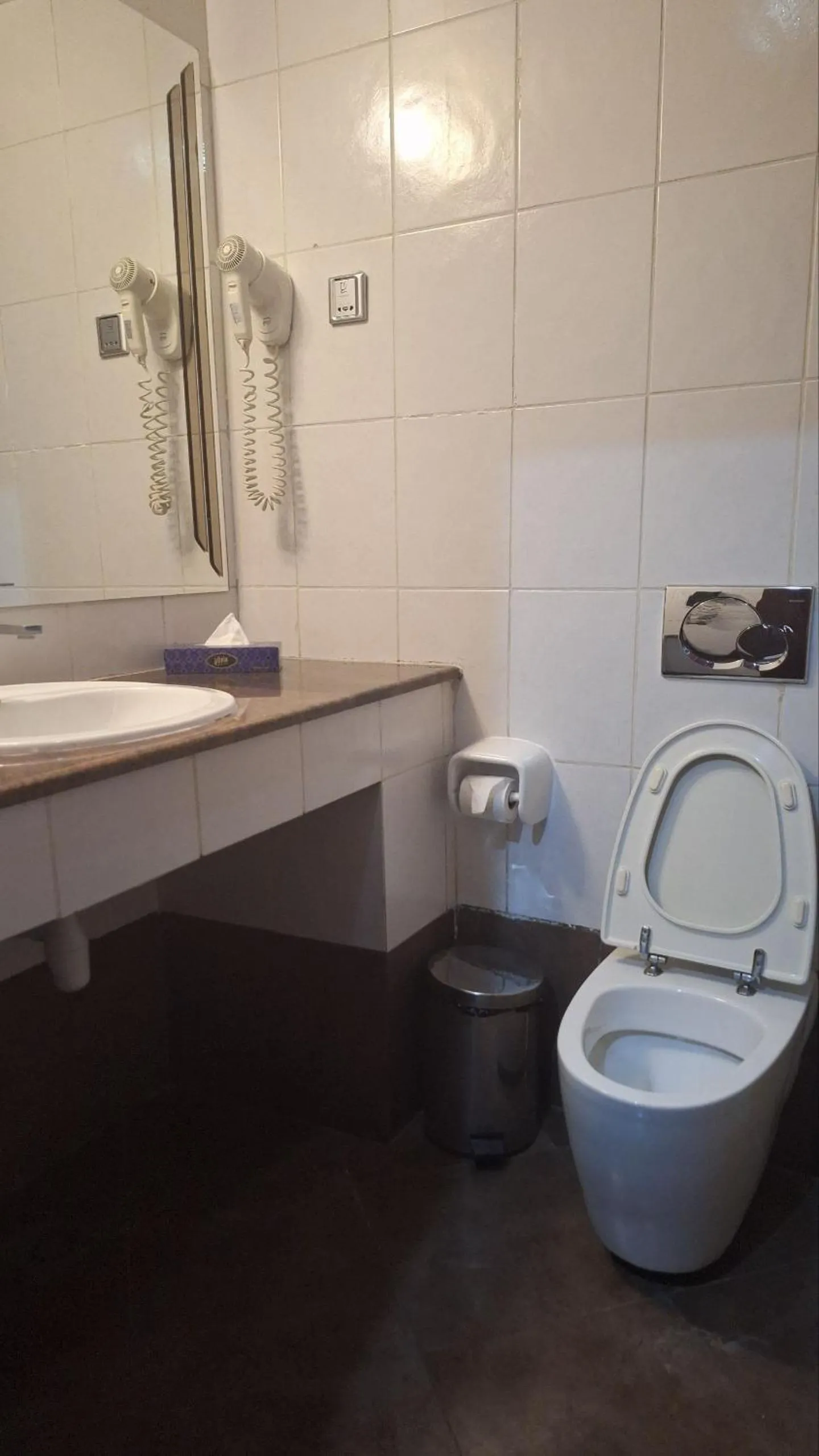 Toilet in Inter Luxury Hotel