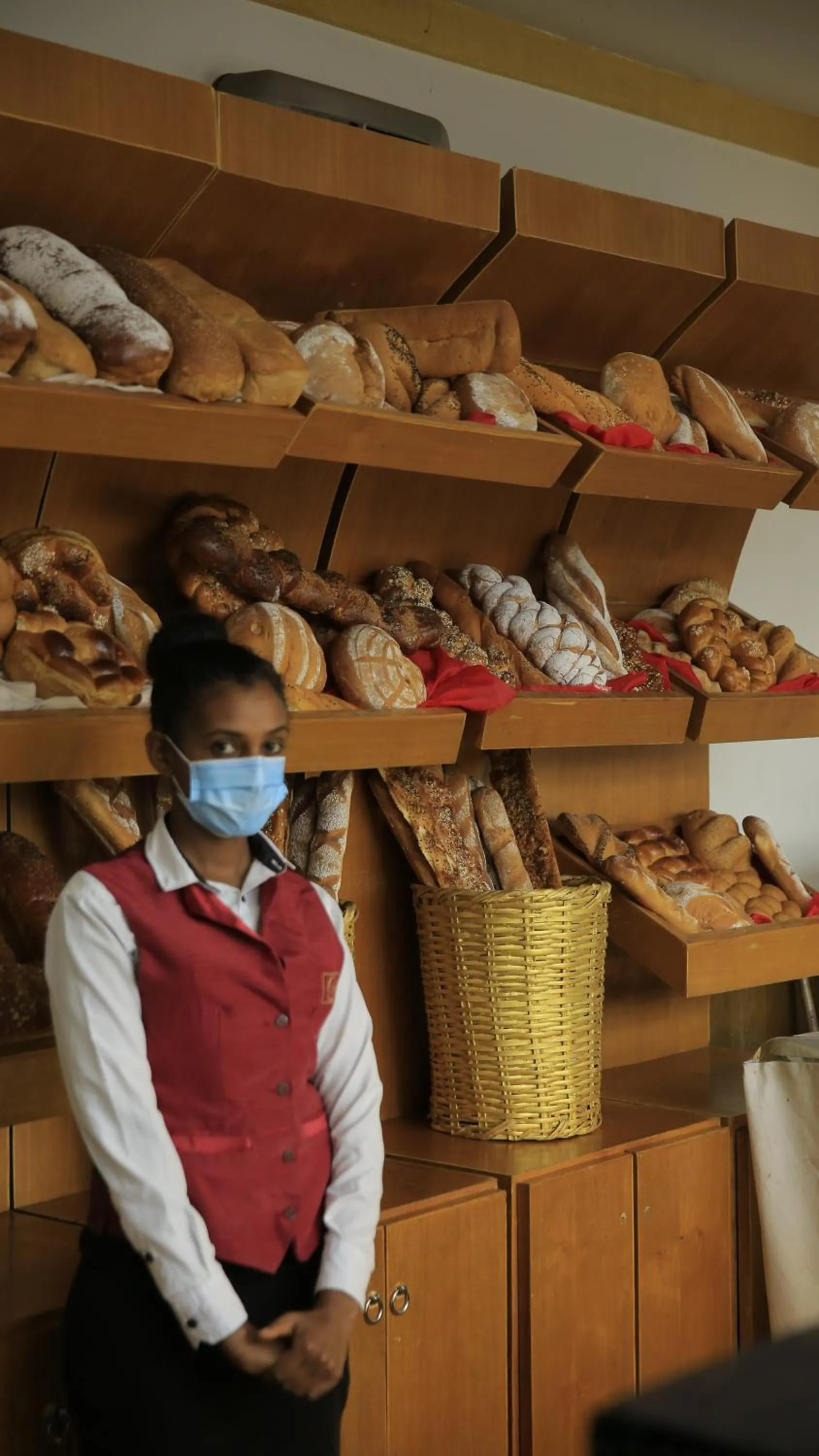 Restaurant/places to eat in Inter Luxury Hotel