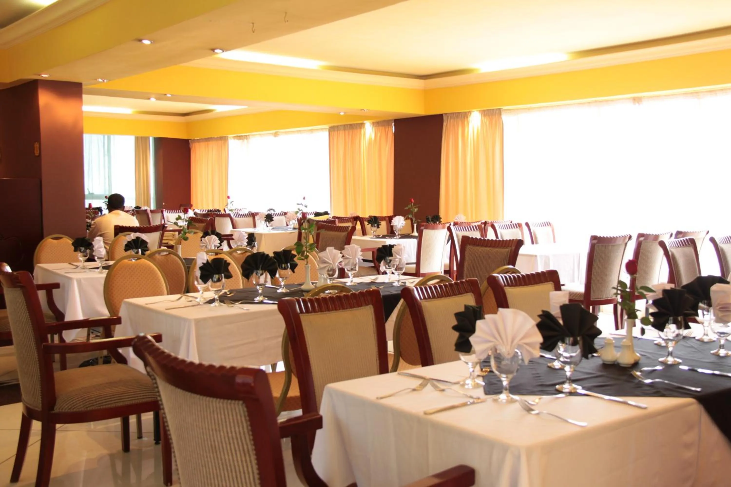 Restaurant/places to eat in Inter Luxury Hotel