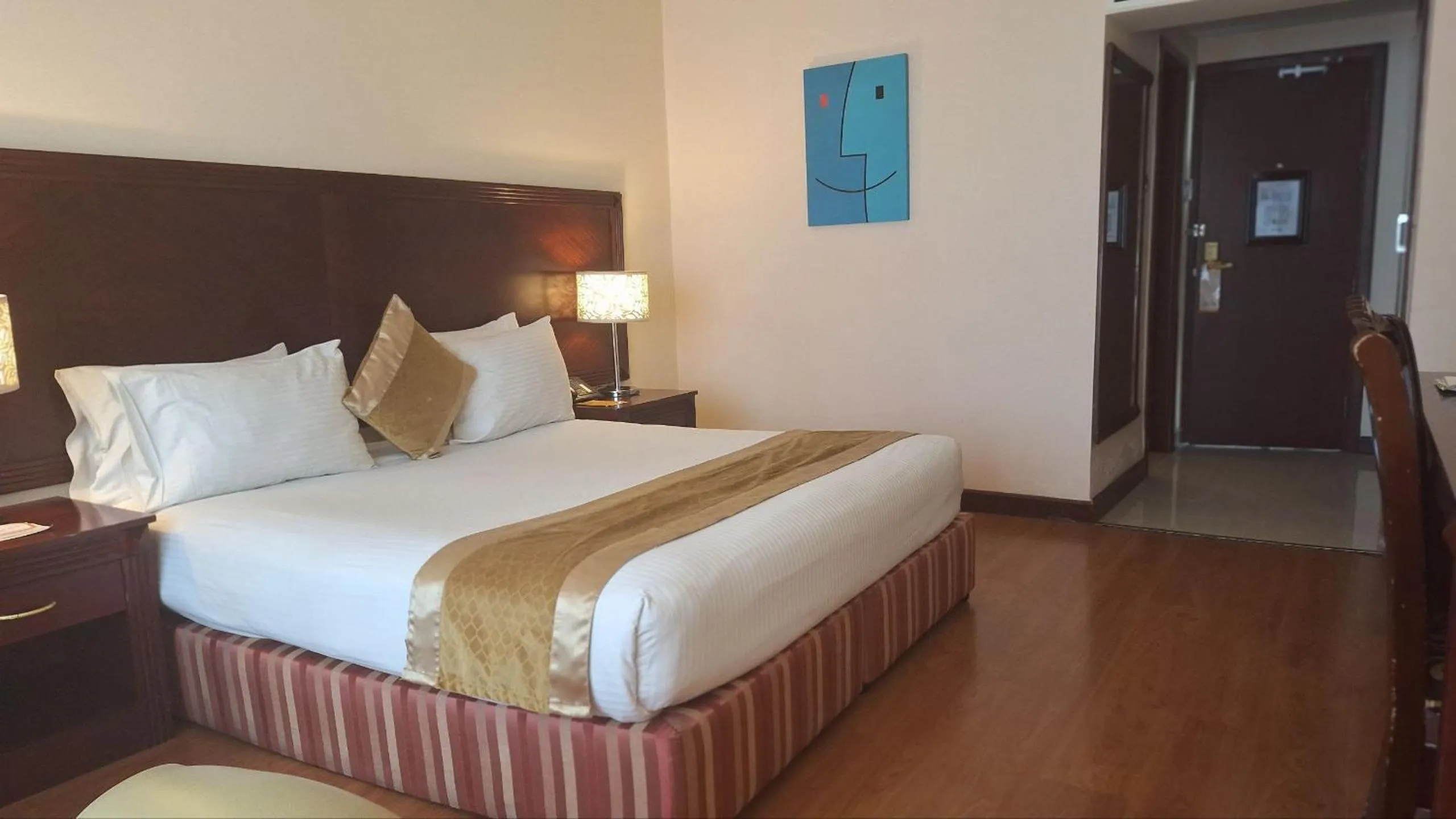 Bedroom, Bed in Inter Luxury Hotel