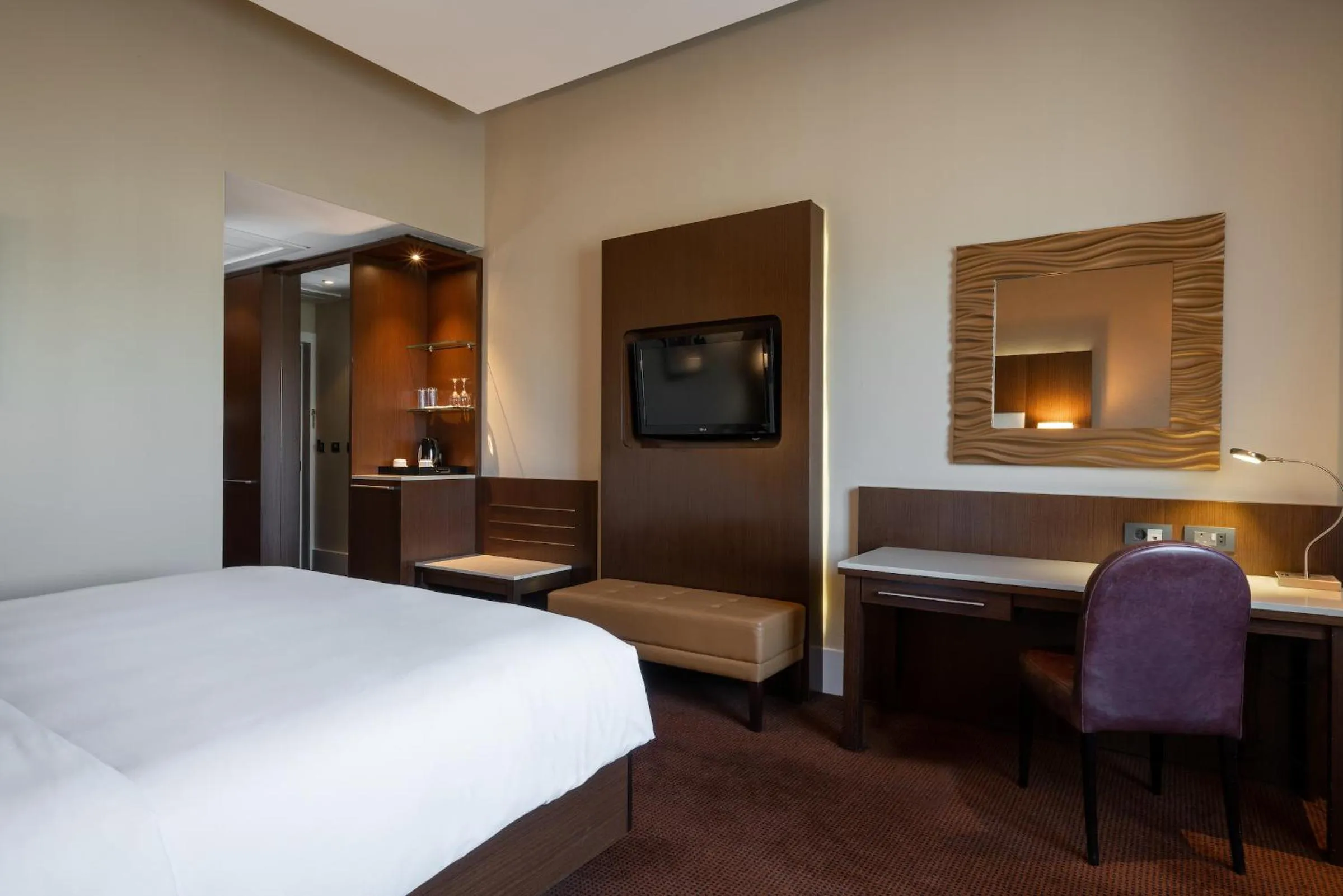 TV and multimedia, Bed in Radisson Blu Hotel, Addis Ababa